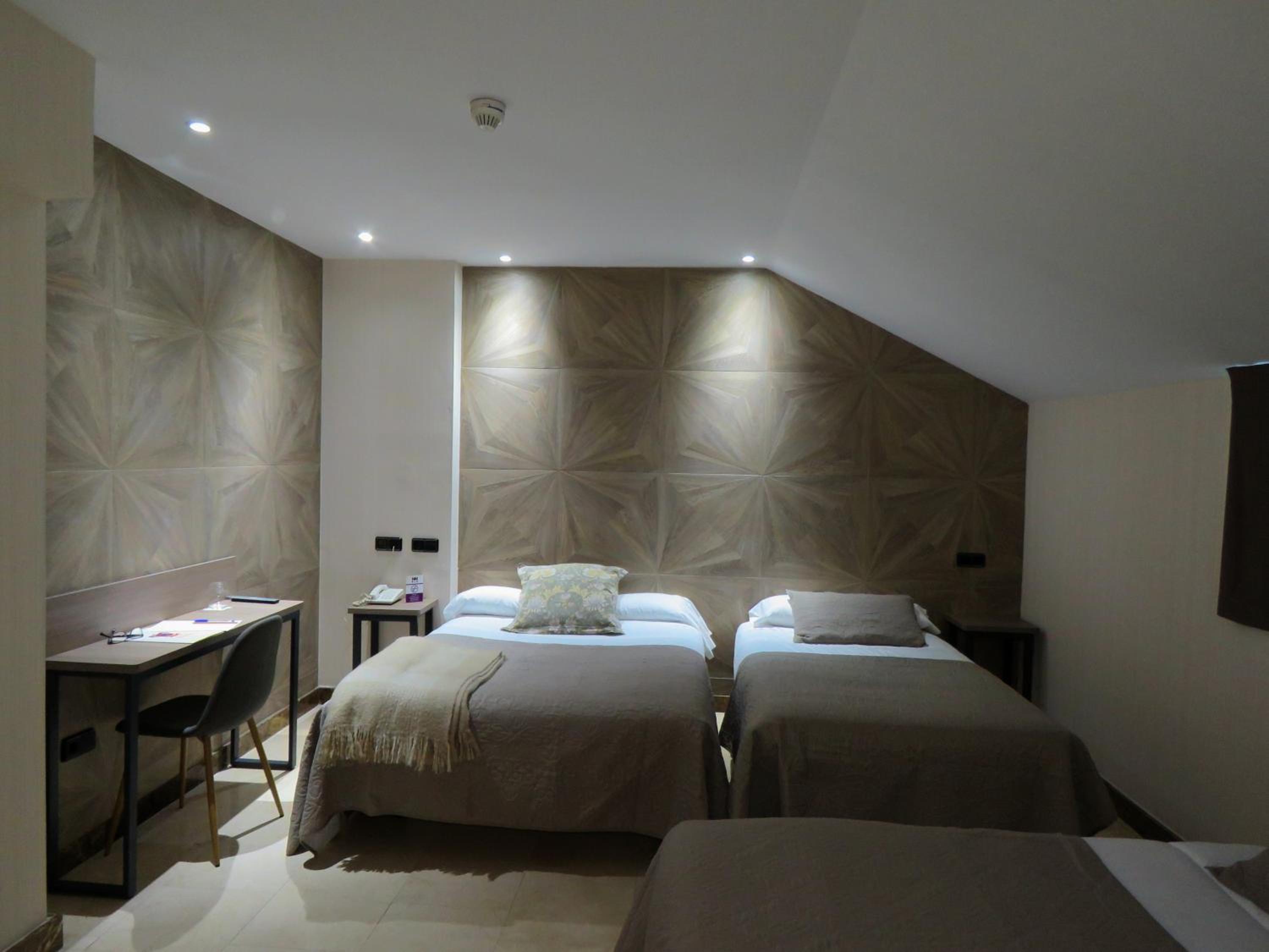Family Room - Photo 4