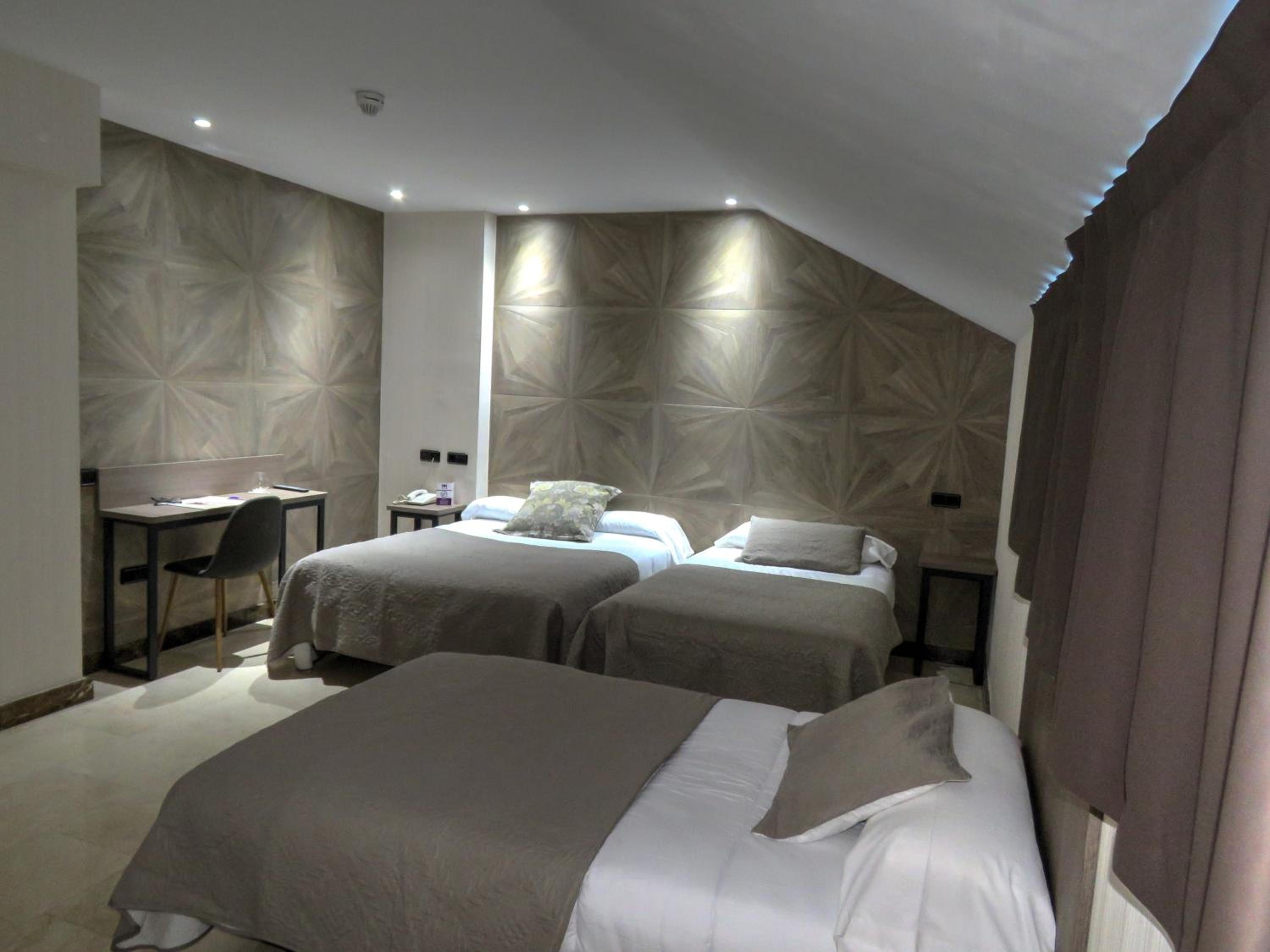 Family Room - Photo 18