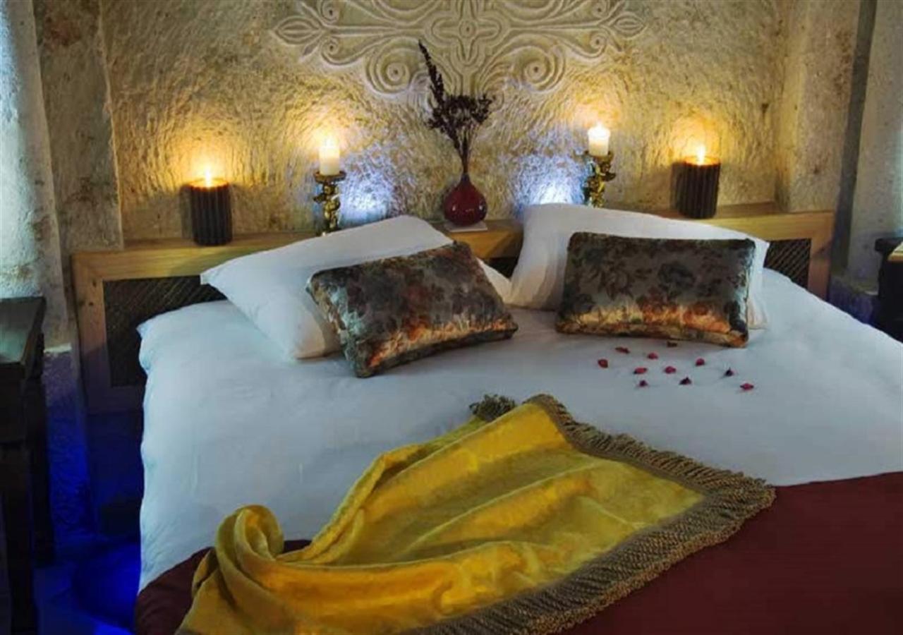 Deluxe Cave Room photo 2