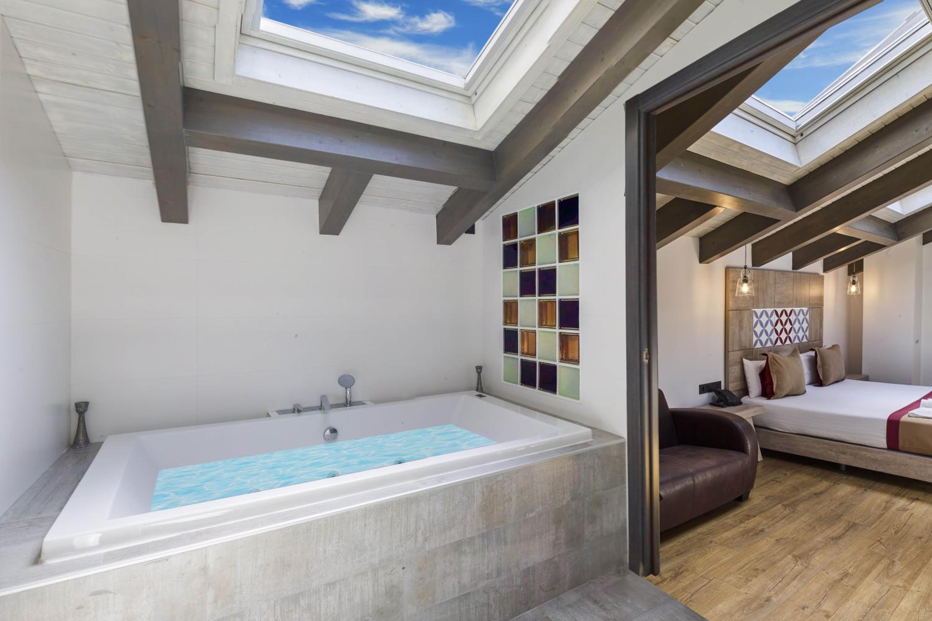 Habitación Doble con Bañera de Hidromasaje