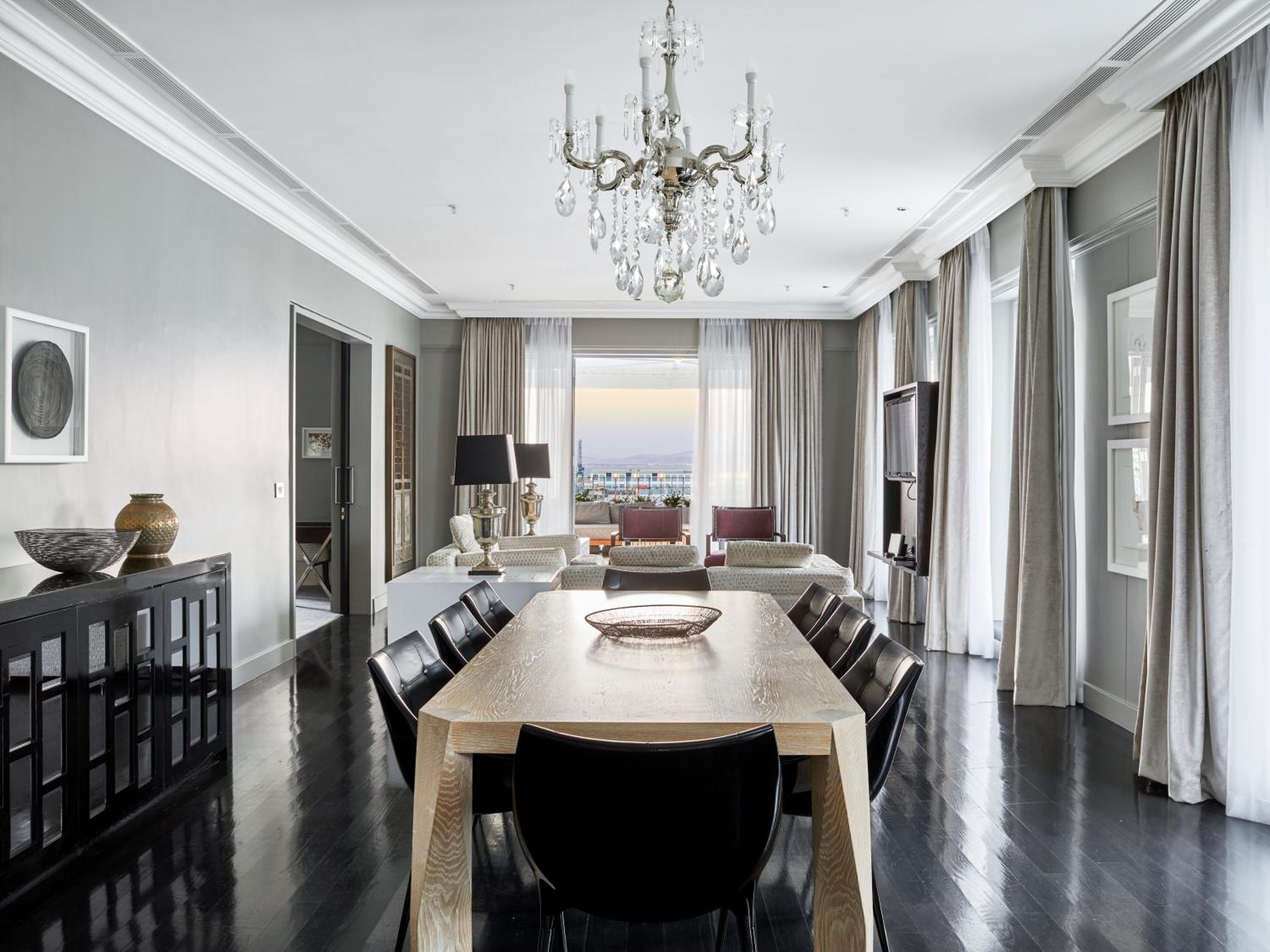 Presidential Suite with Mountain View