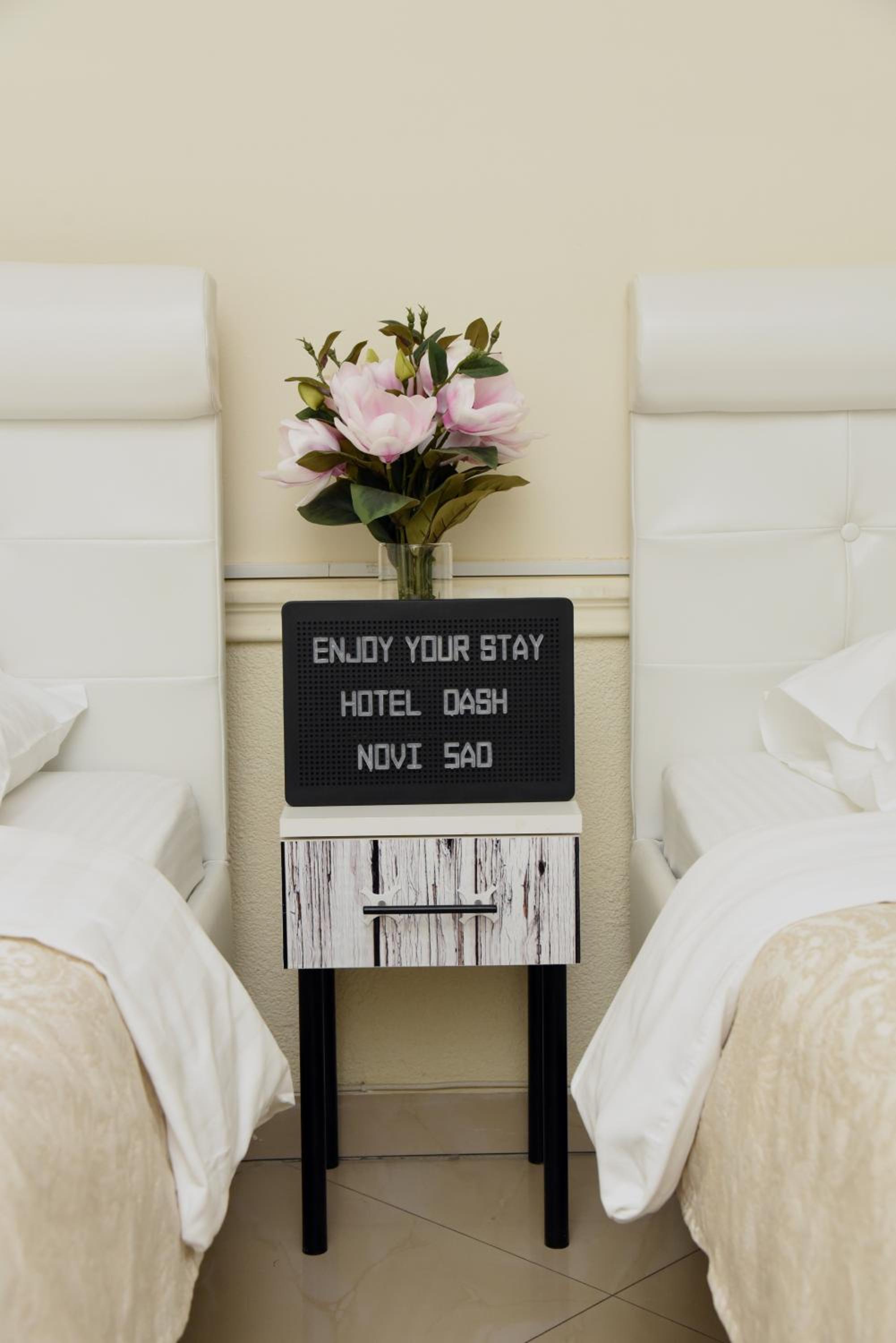 Double or Twin Room - Photo 8