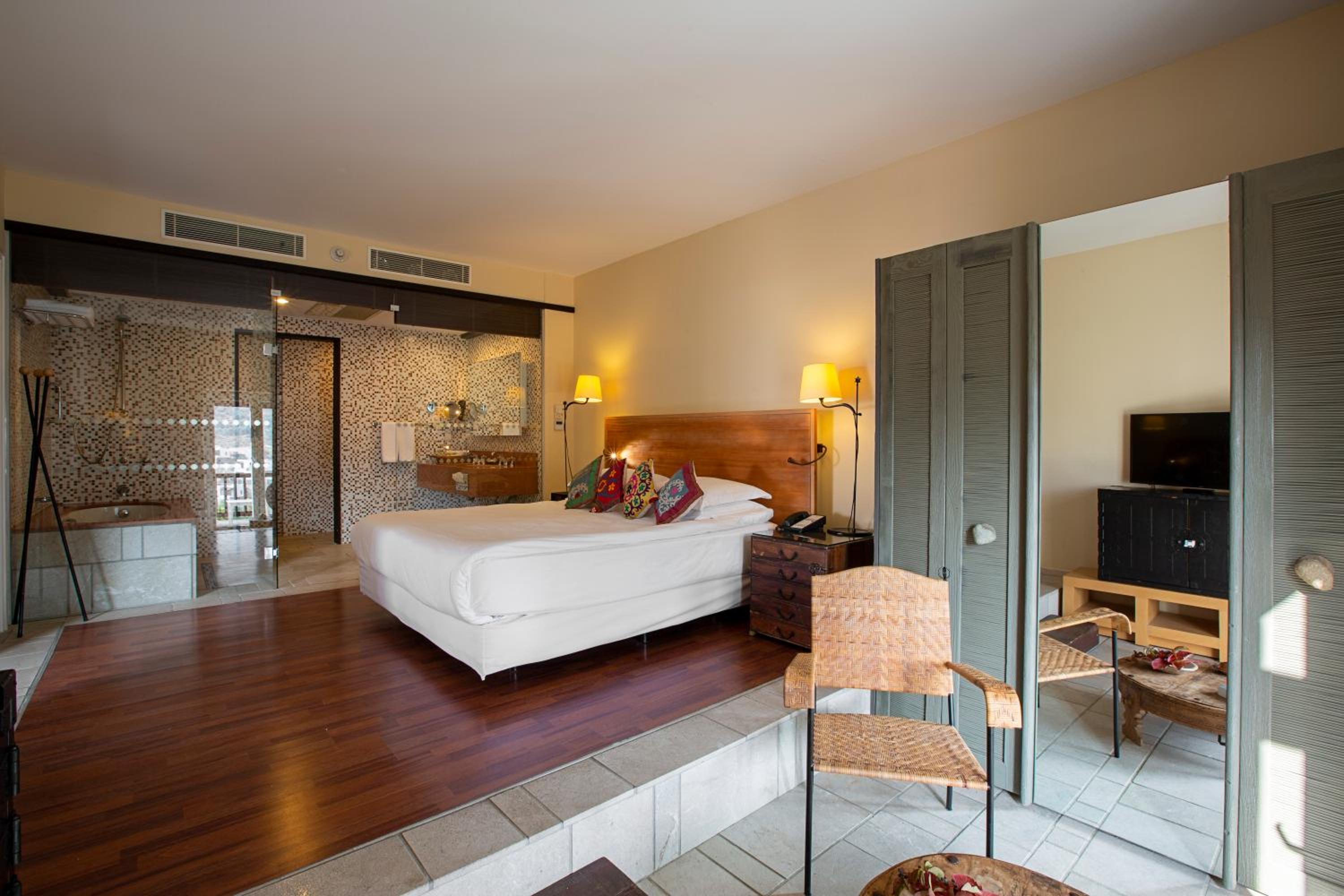 Presidential Suite thumbnail 5