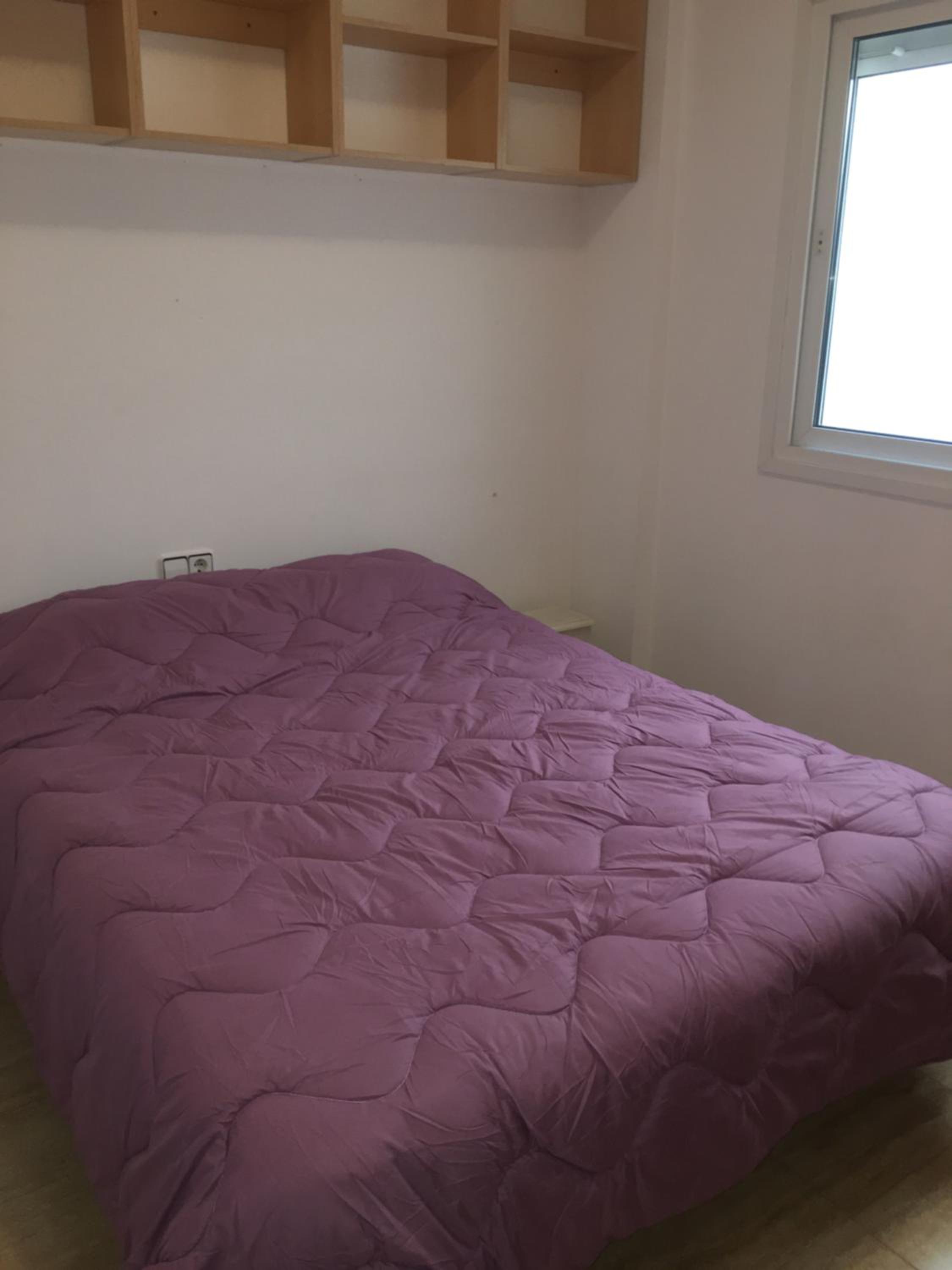 Apartamento de tres habitaciones con vista al puerto