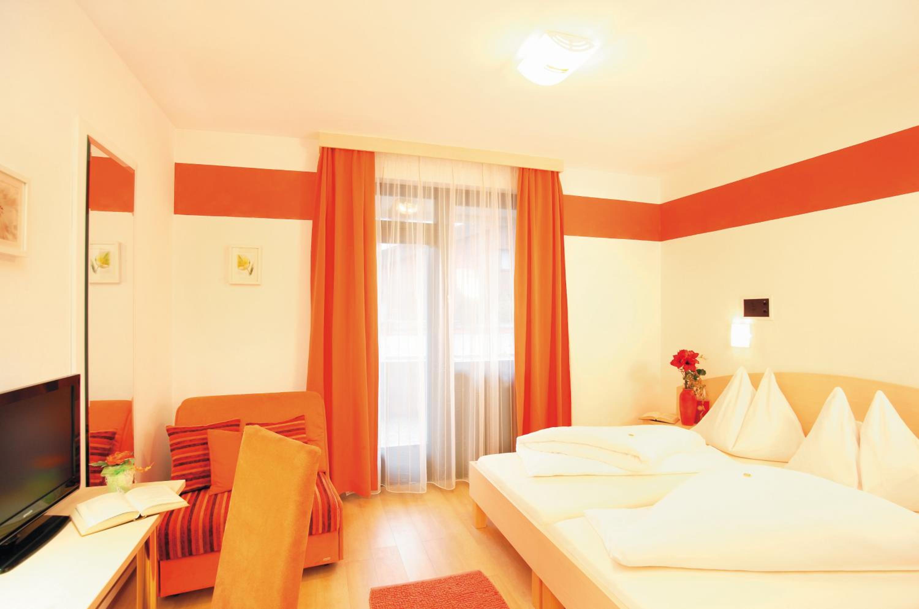 Double or Twin Room photo 3