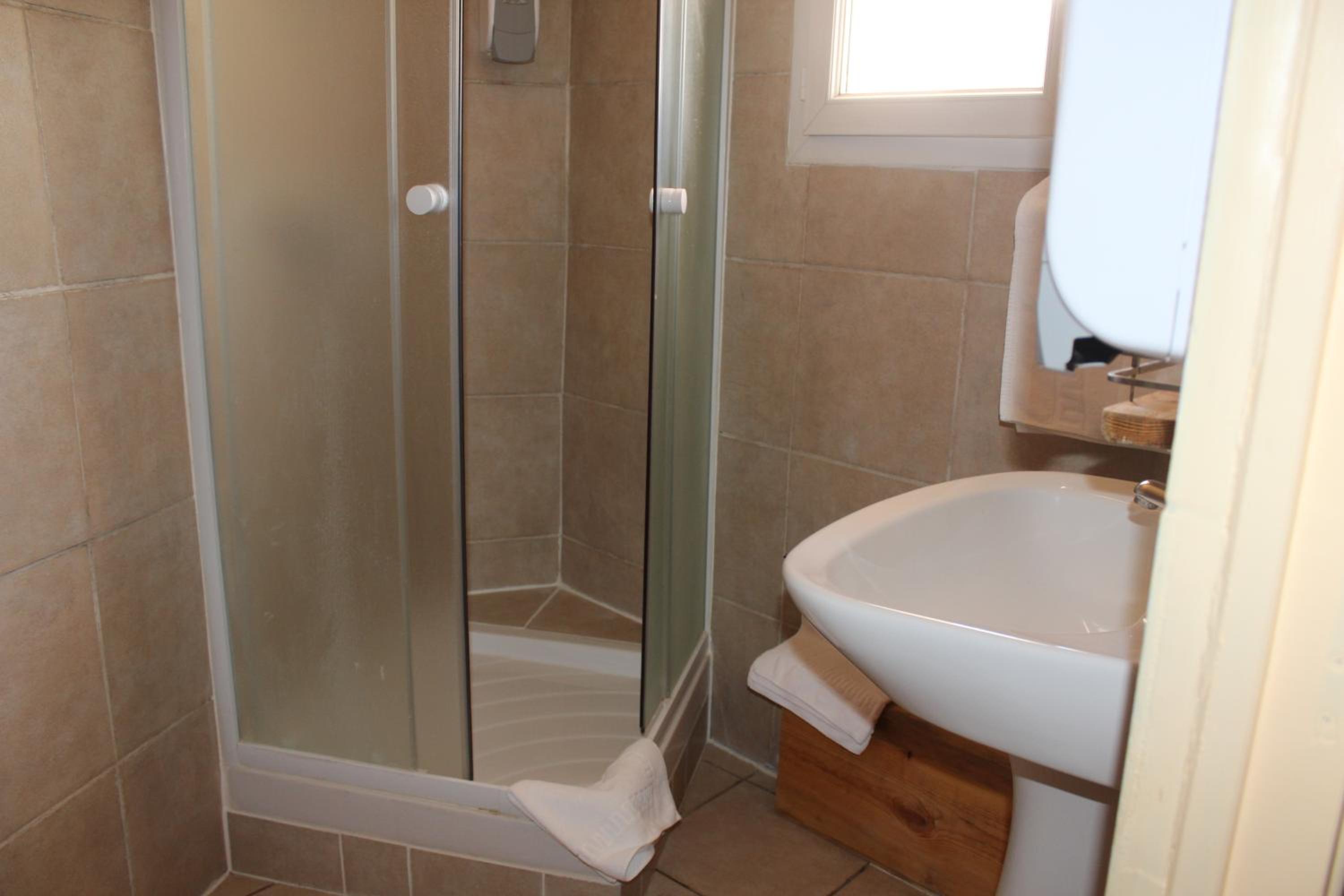 Double Room - Photo 2