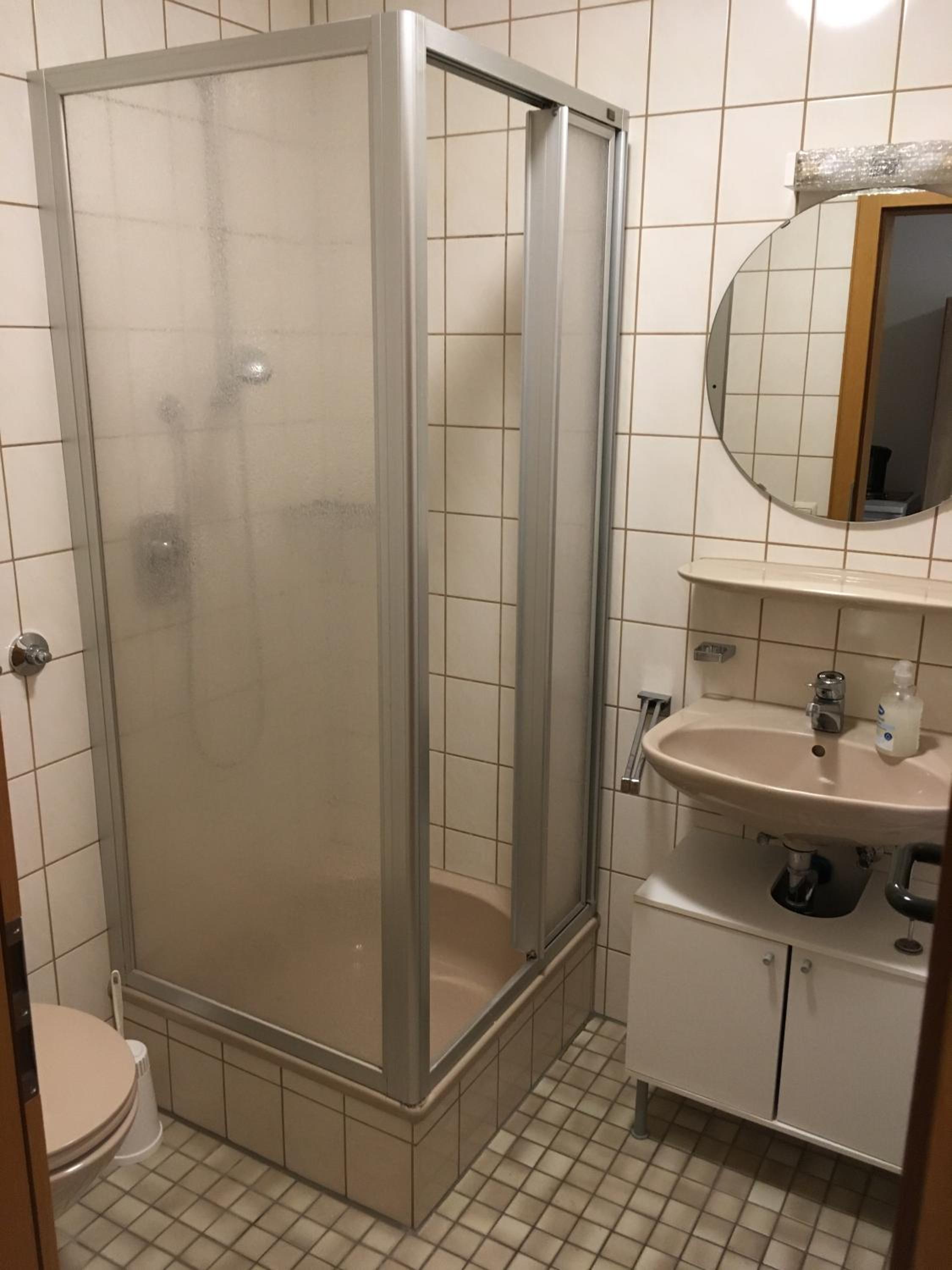 Double Room with Private Bathroom - Photo 3