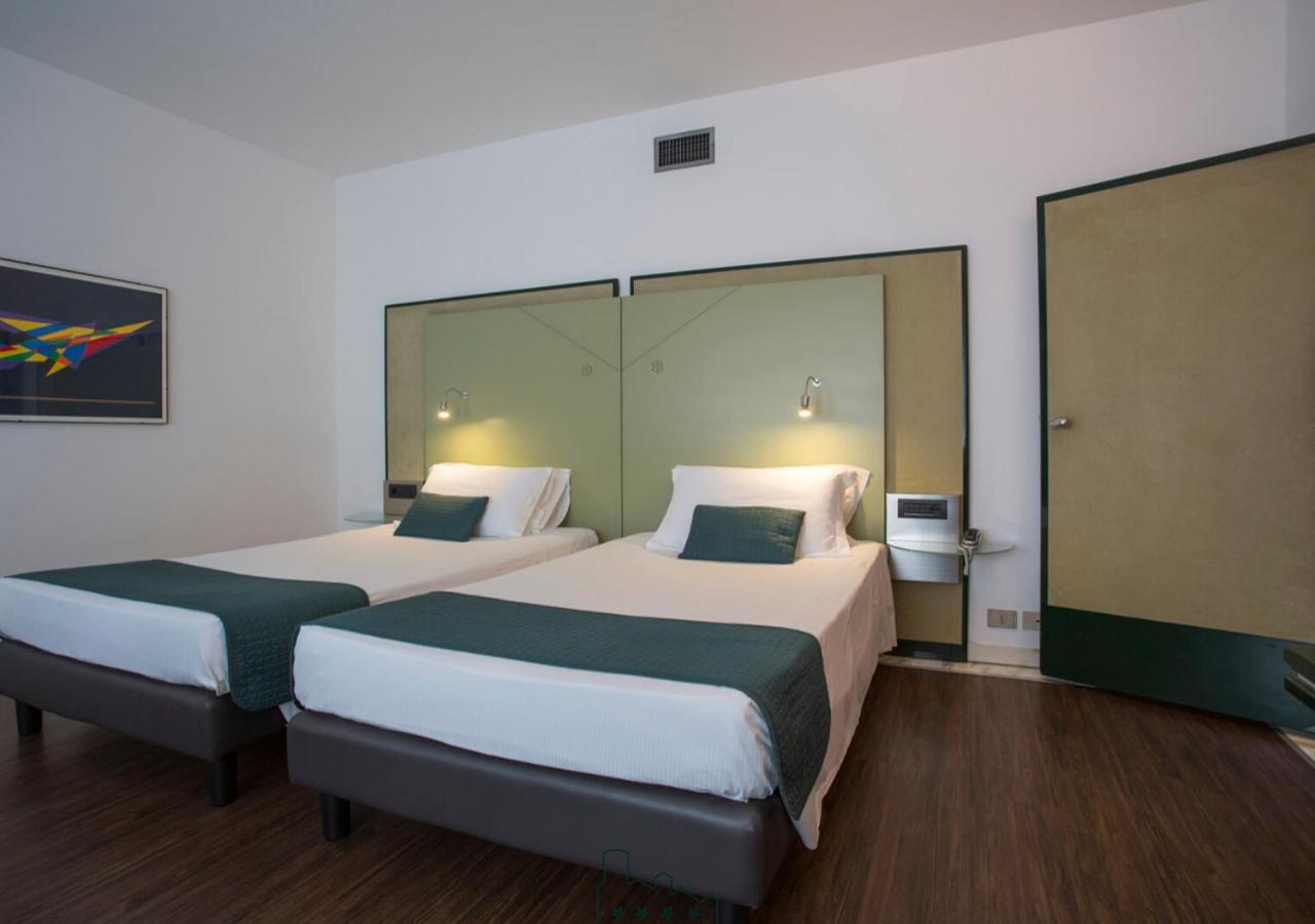 Classic Twin Room - Photo 4