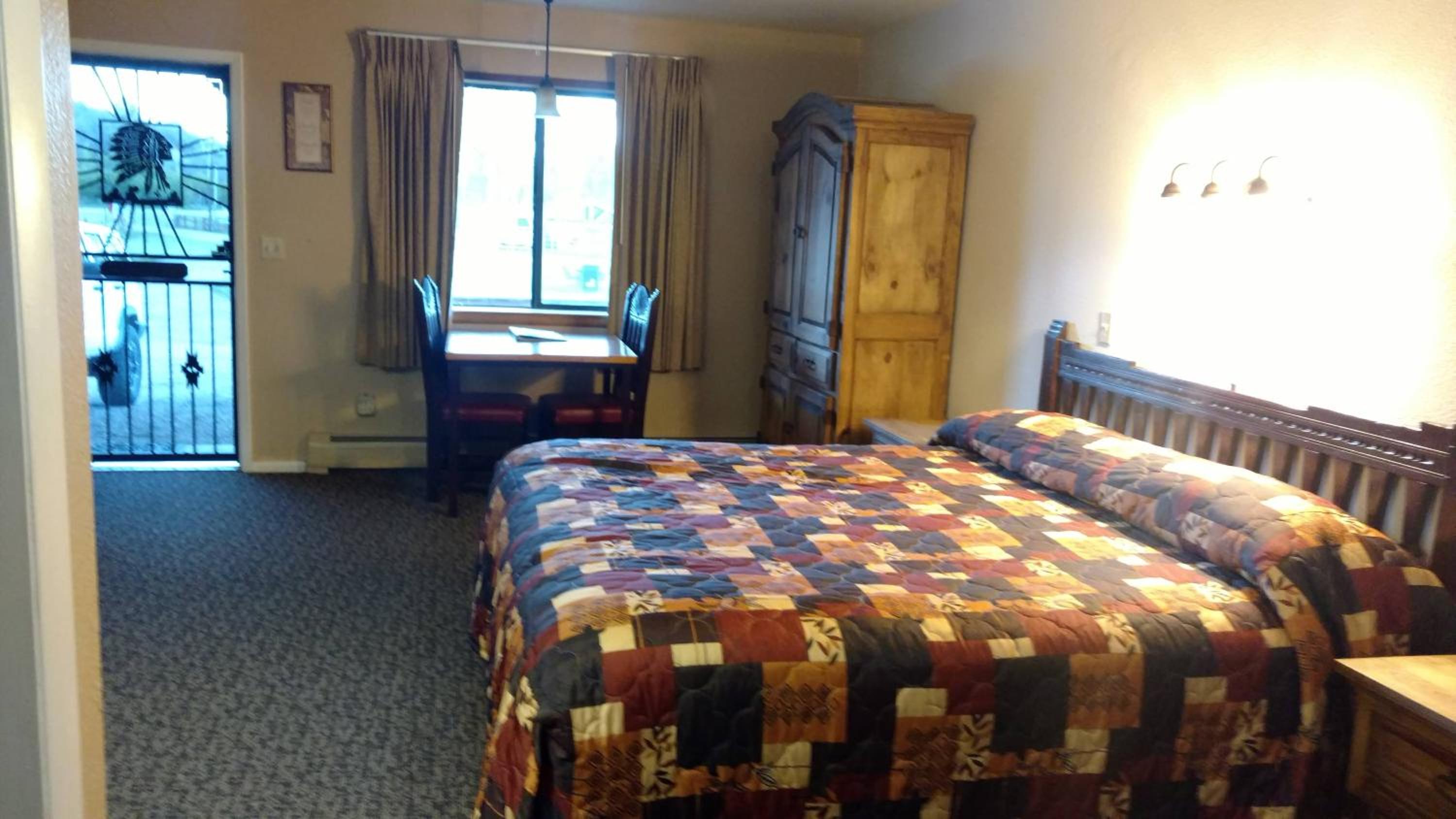 Deluxe King Room photo 2