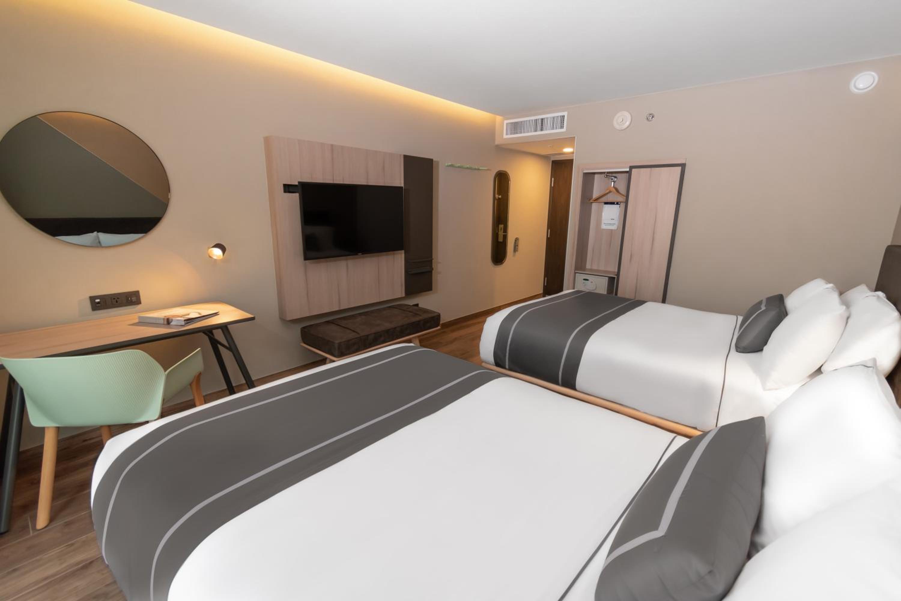 Standard Double Room - Photo 3