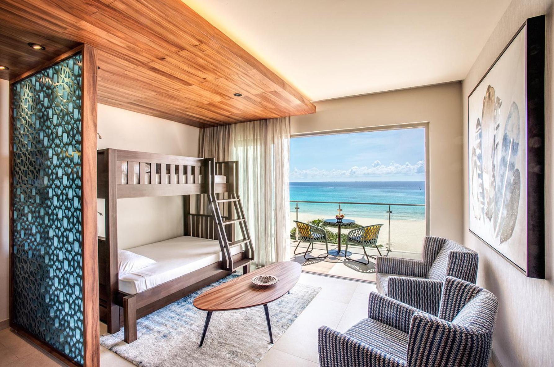 Suite with One King Bed (Non Smoking)