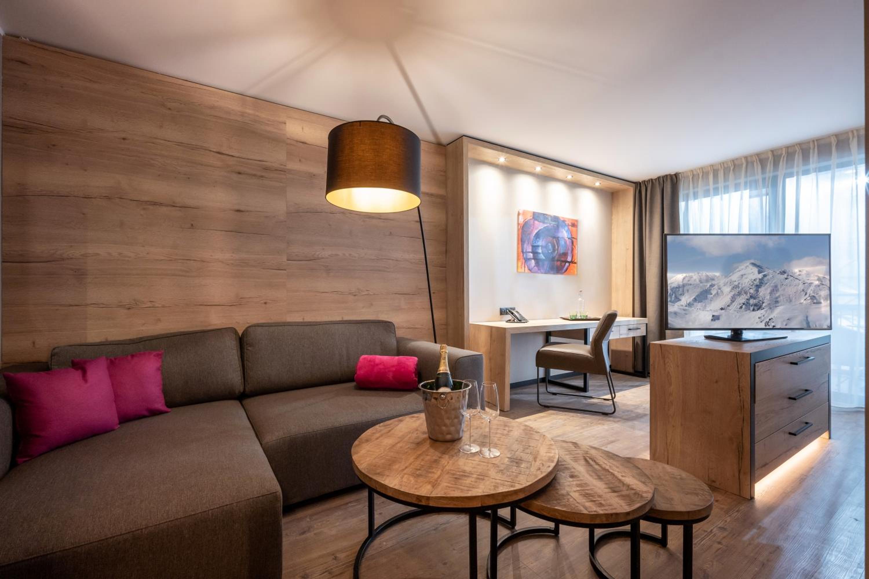 Junior Suite- LIFESTYLE - Photo 2