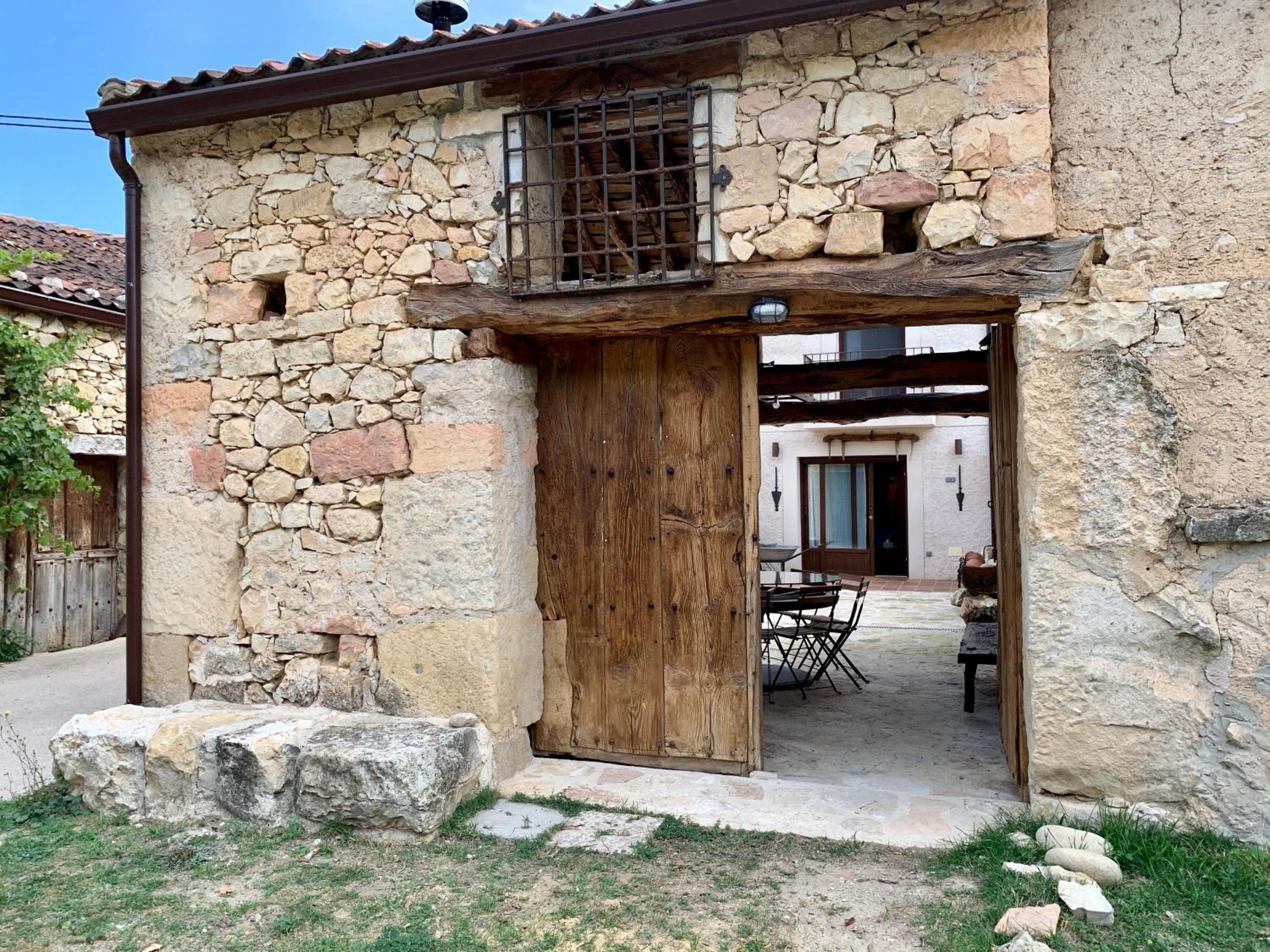 Four-Bedroom House - Photo 19