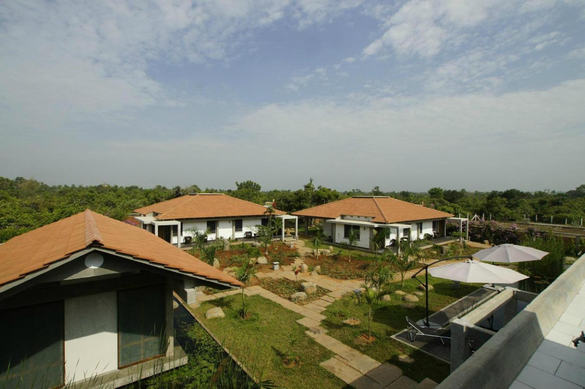 Villa photo 2