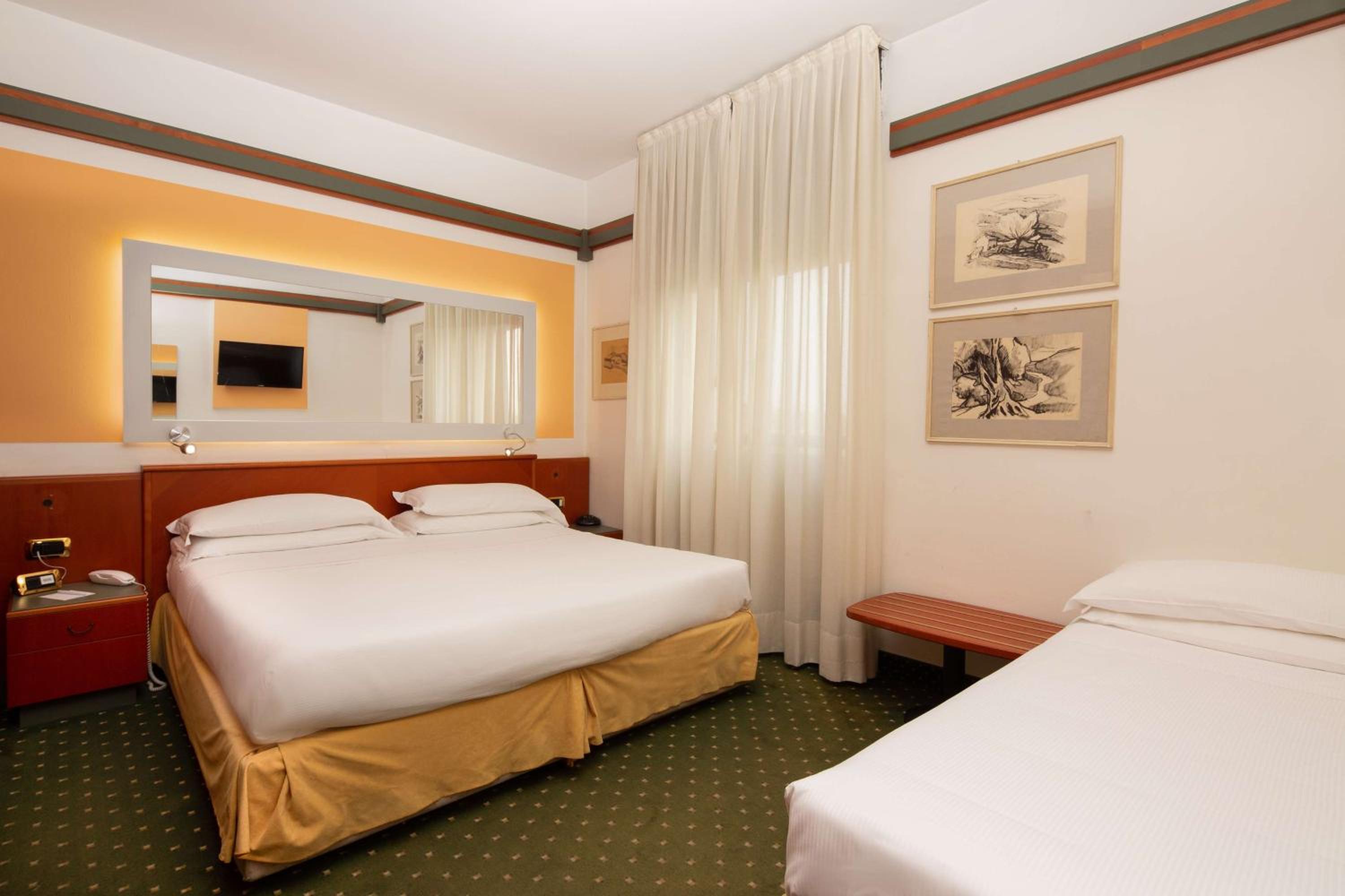 Classic Triple Room - Photo 4