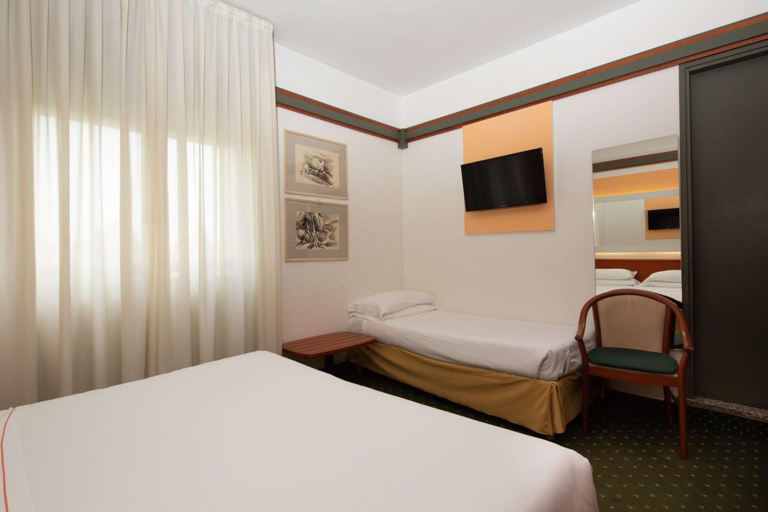 Classic Triple Room - Photo 1