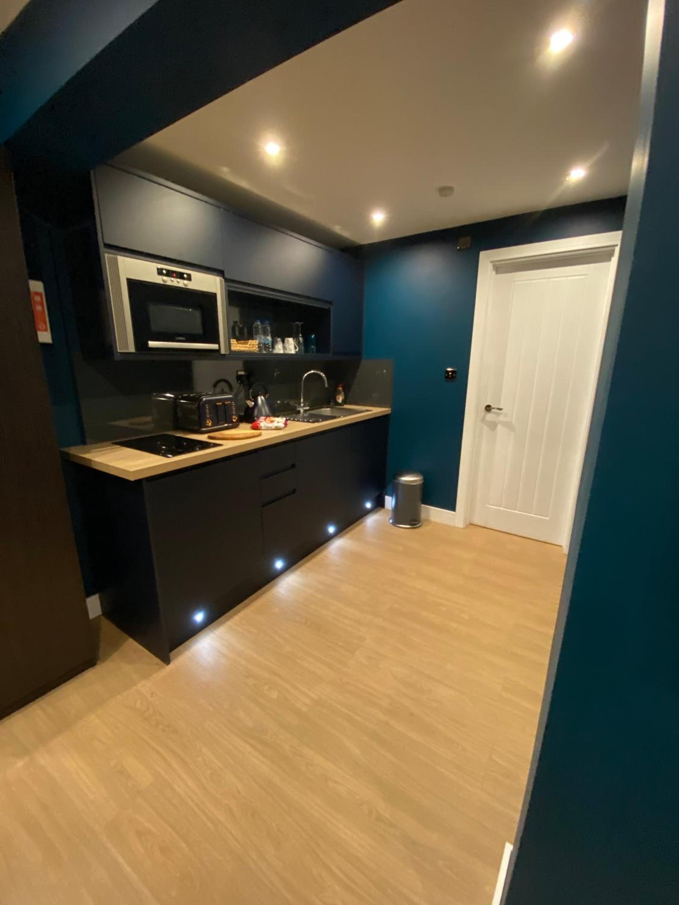 King Suite - Photo 17