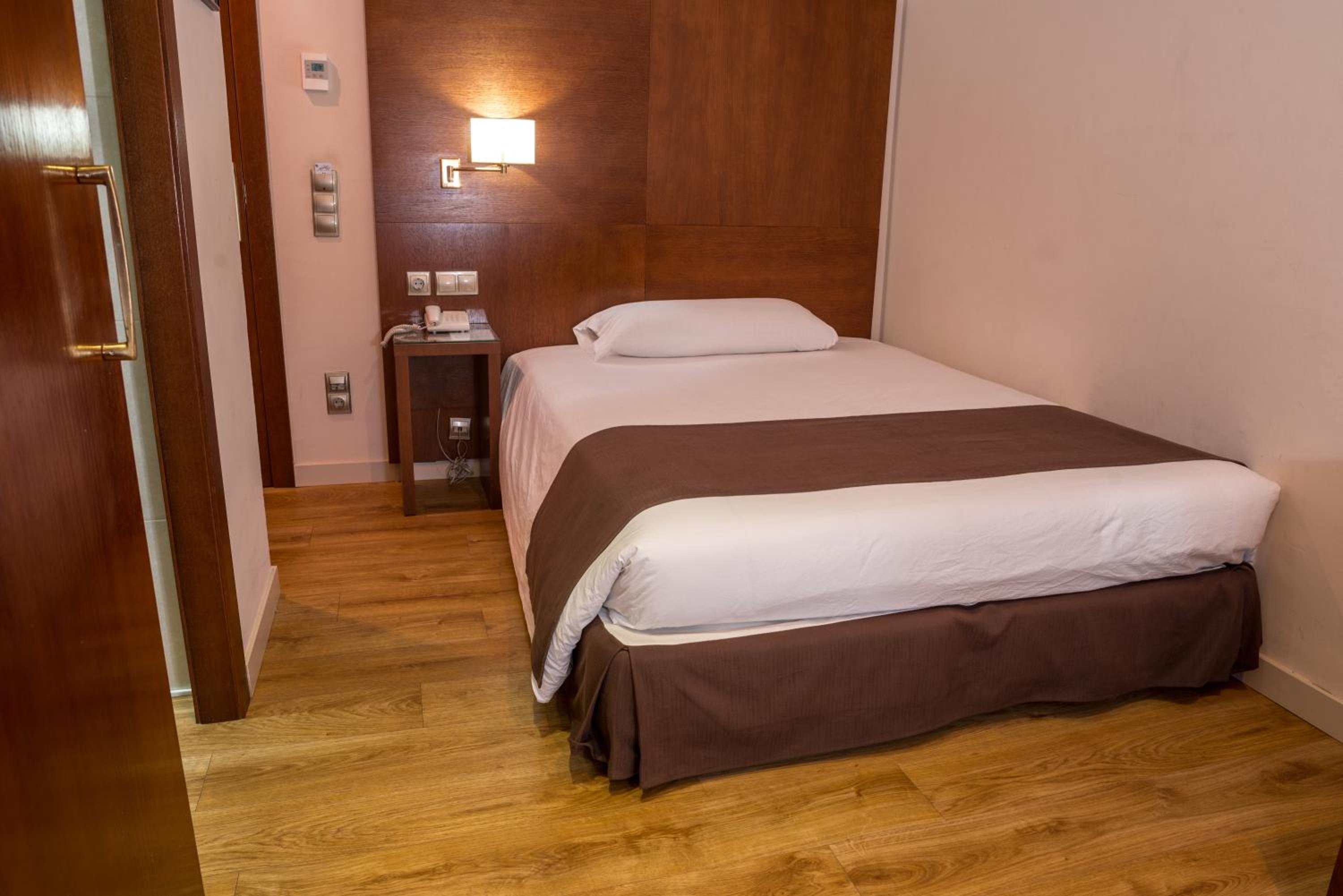 Single Room photo 3
