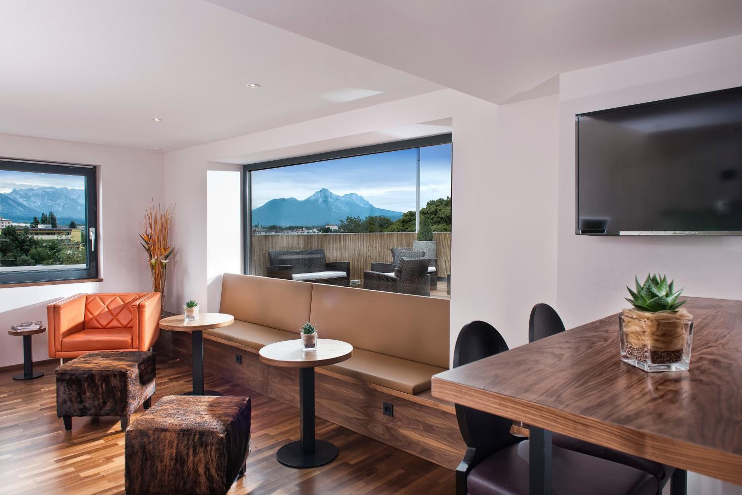 Executive Grand Suite and Executive Business Class Room