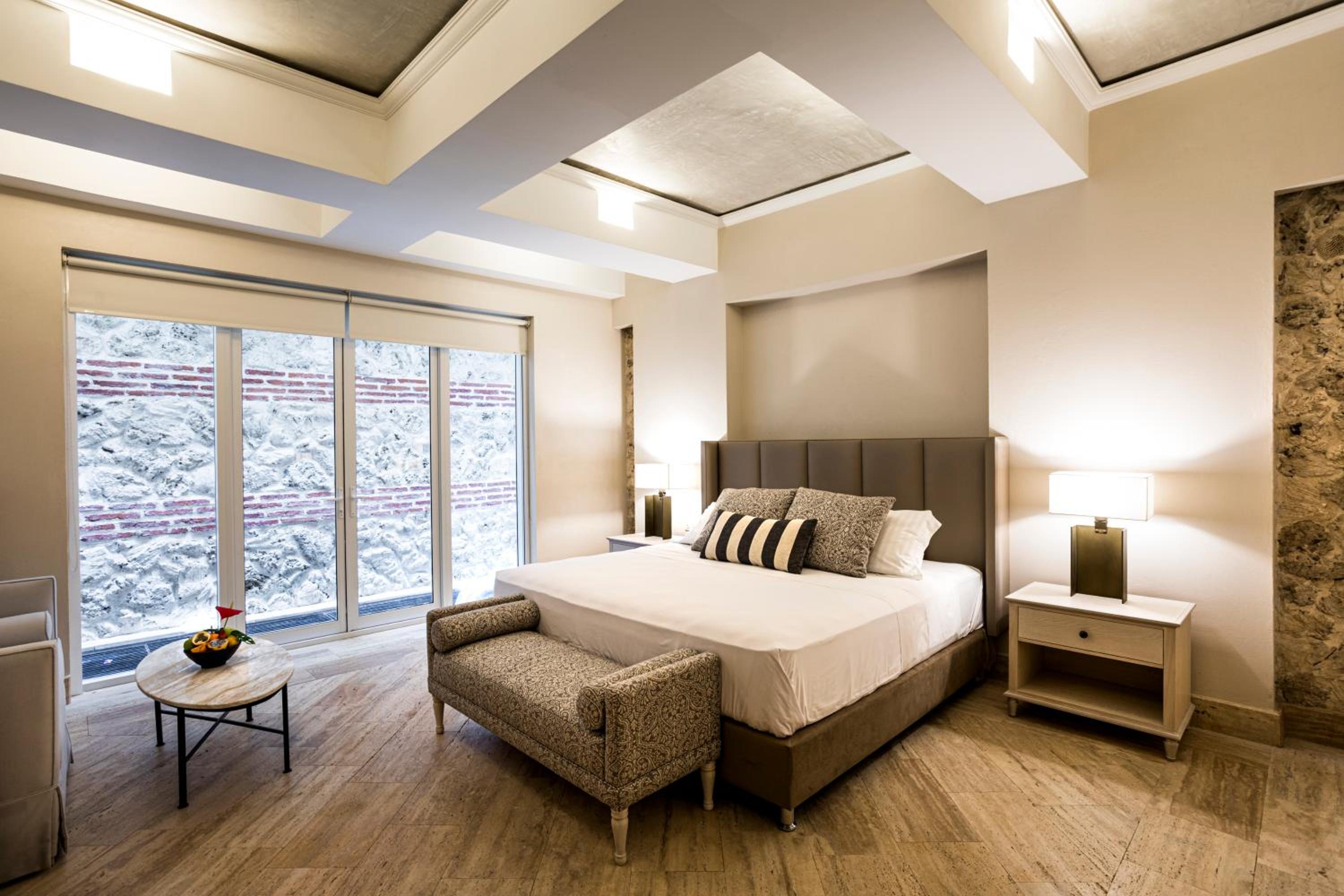 Deluxe King Room photo 1