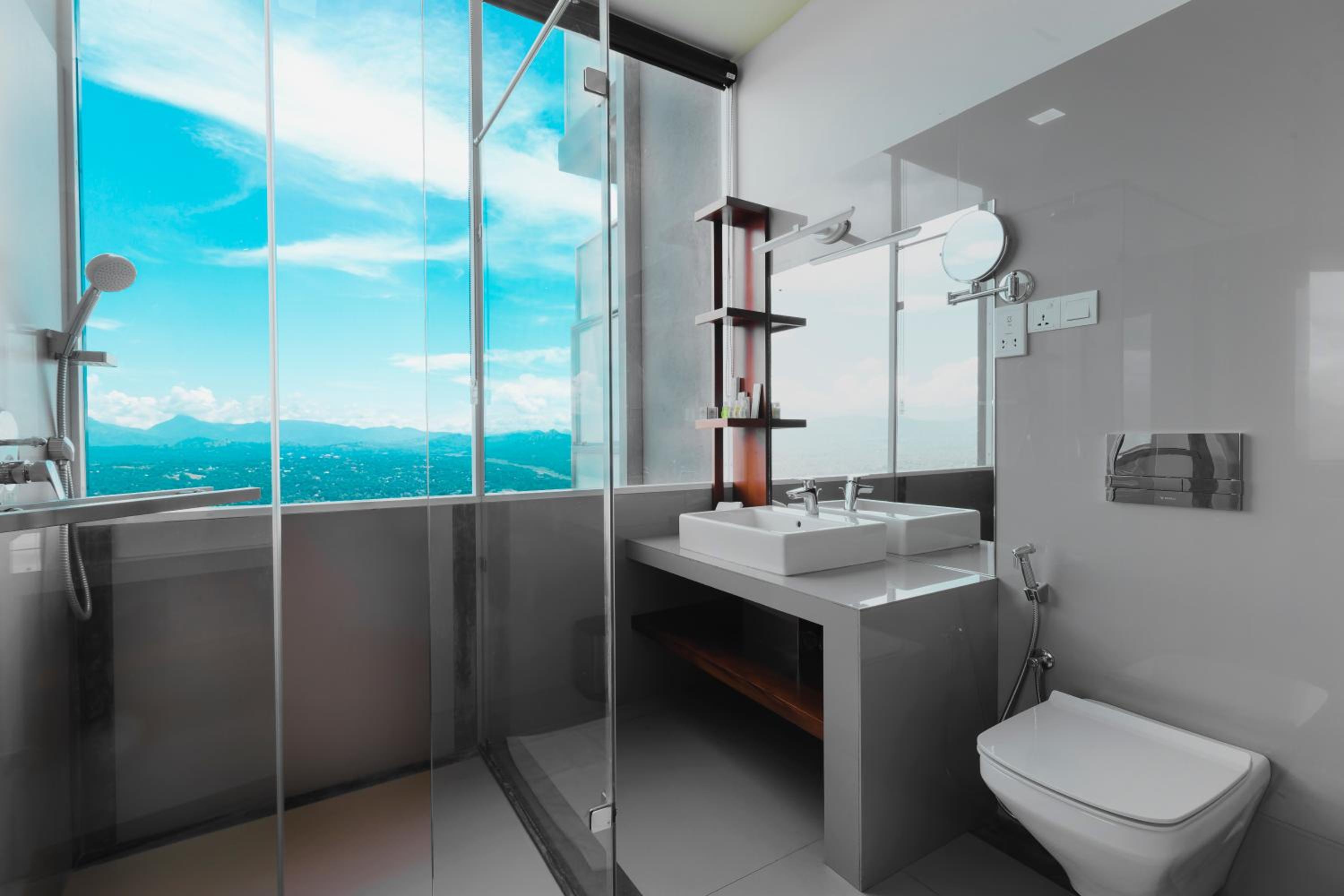 Deluxe Suite - Photo 10