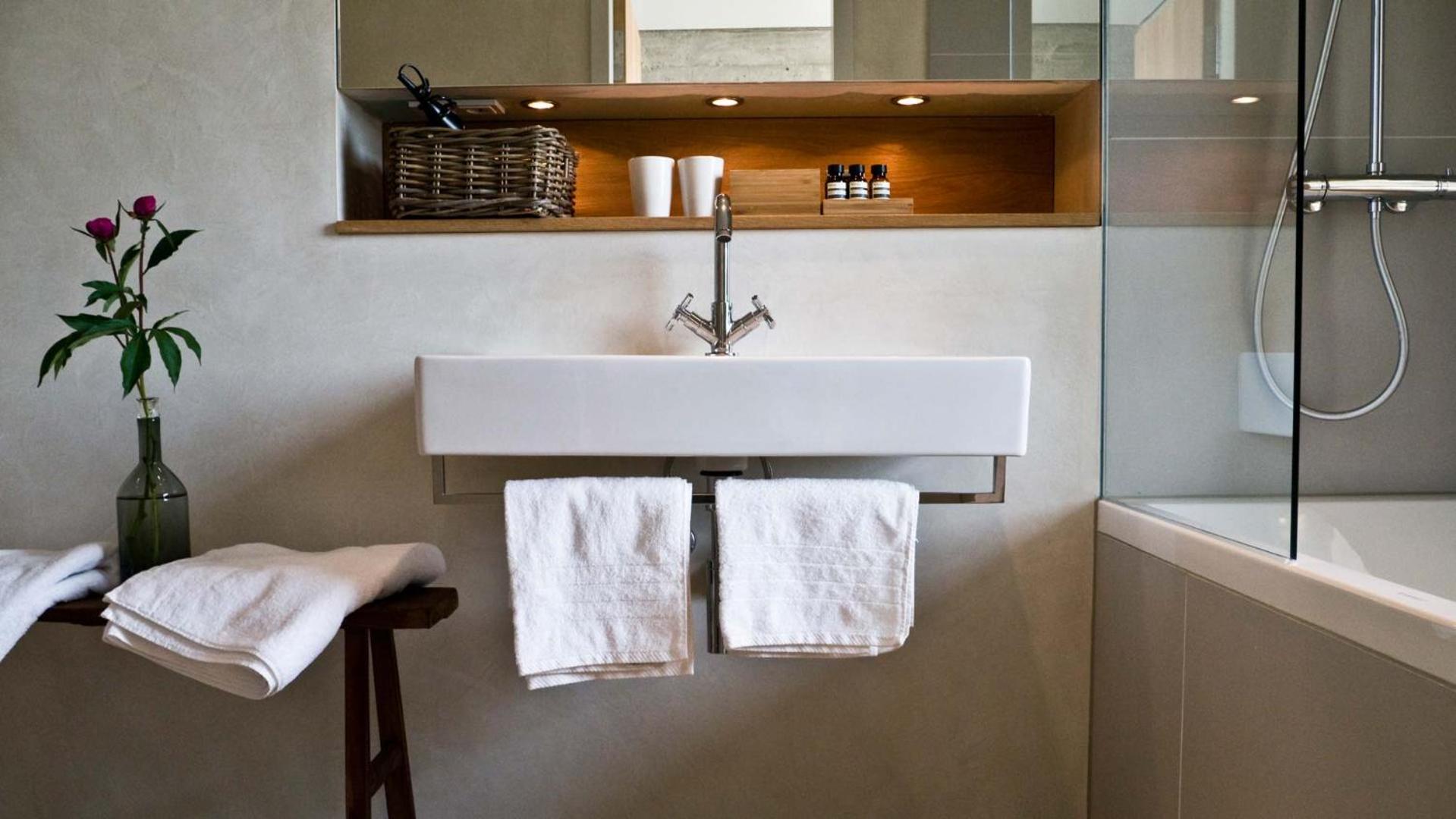 Suite with River View - Photo 6