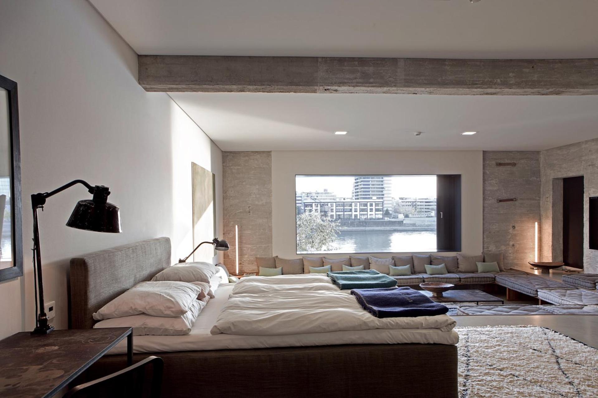 Deluxe Suite - Photo 9