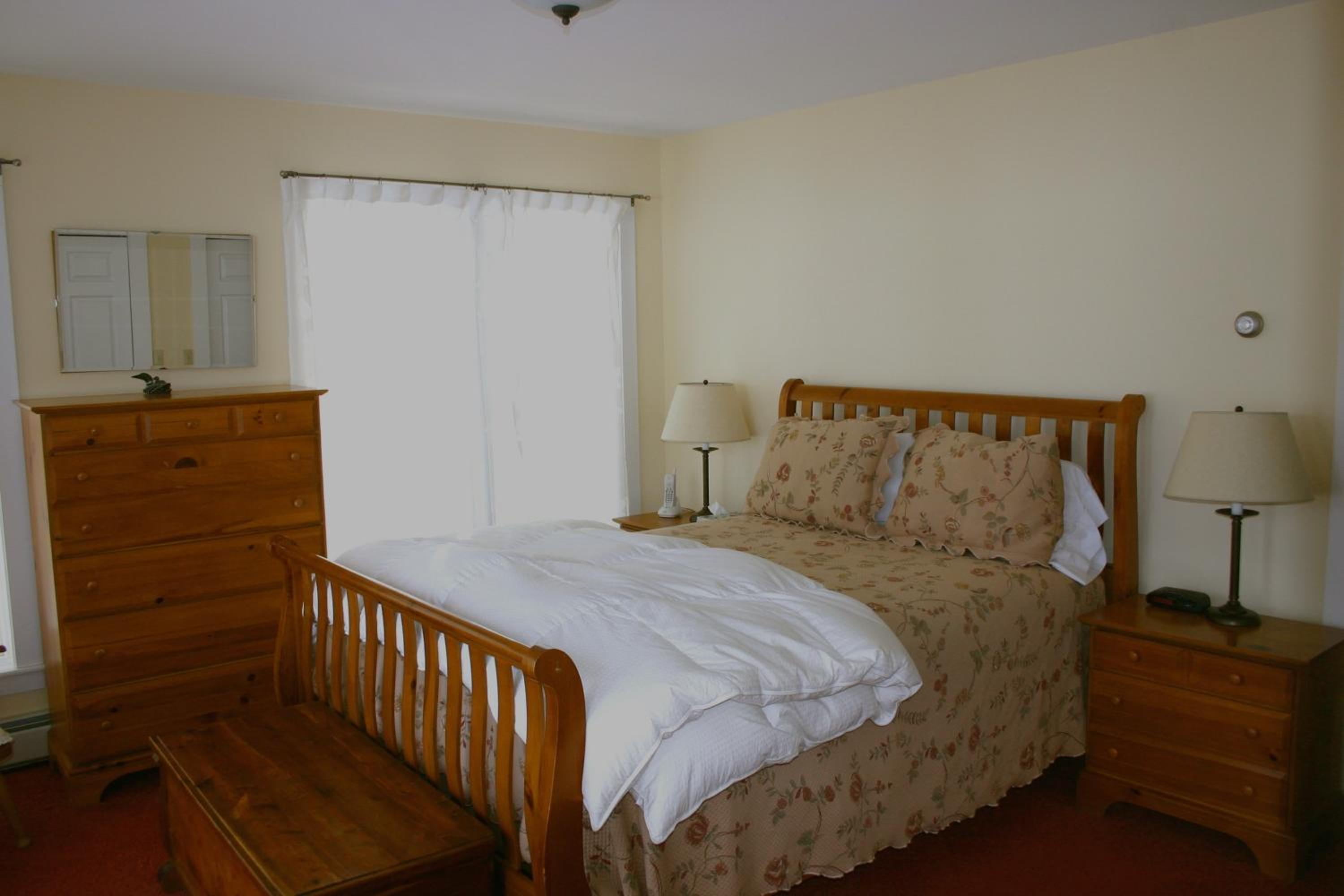 Three-Bedroom House photo 2
