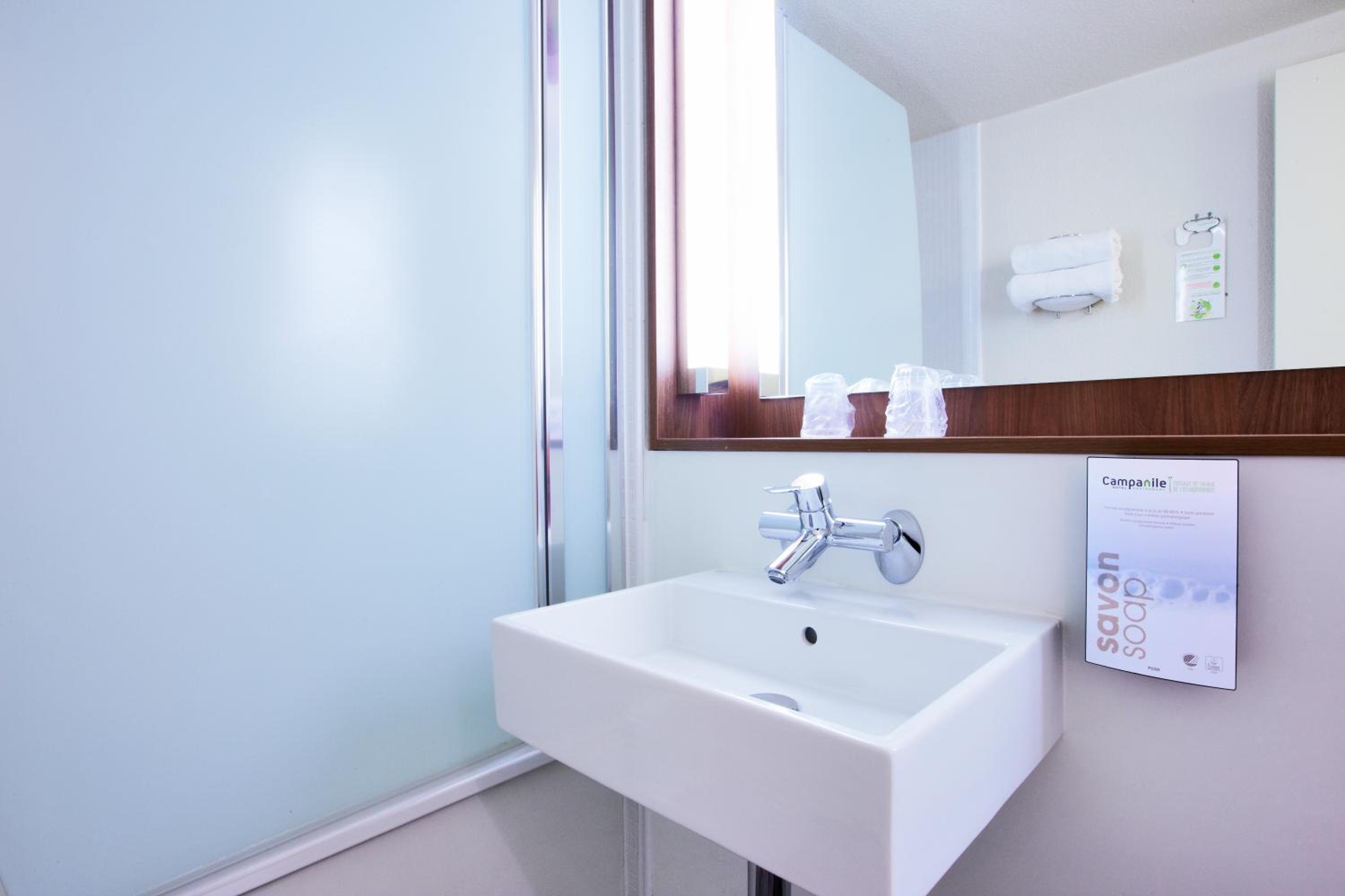 Standard Twin Room - Photo 2