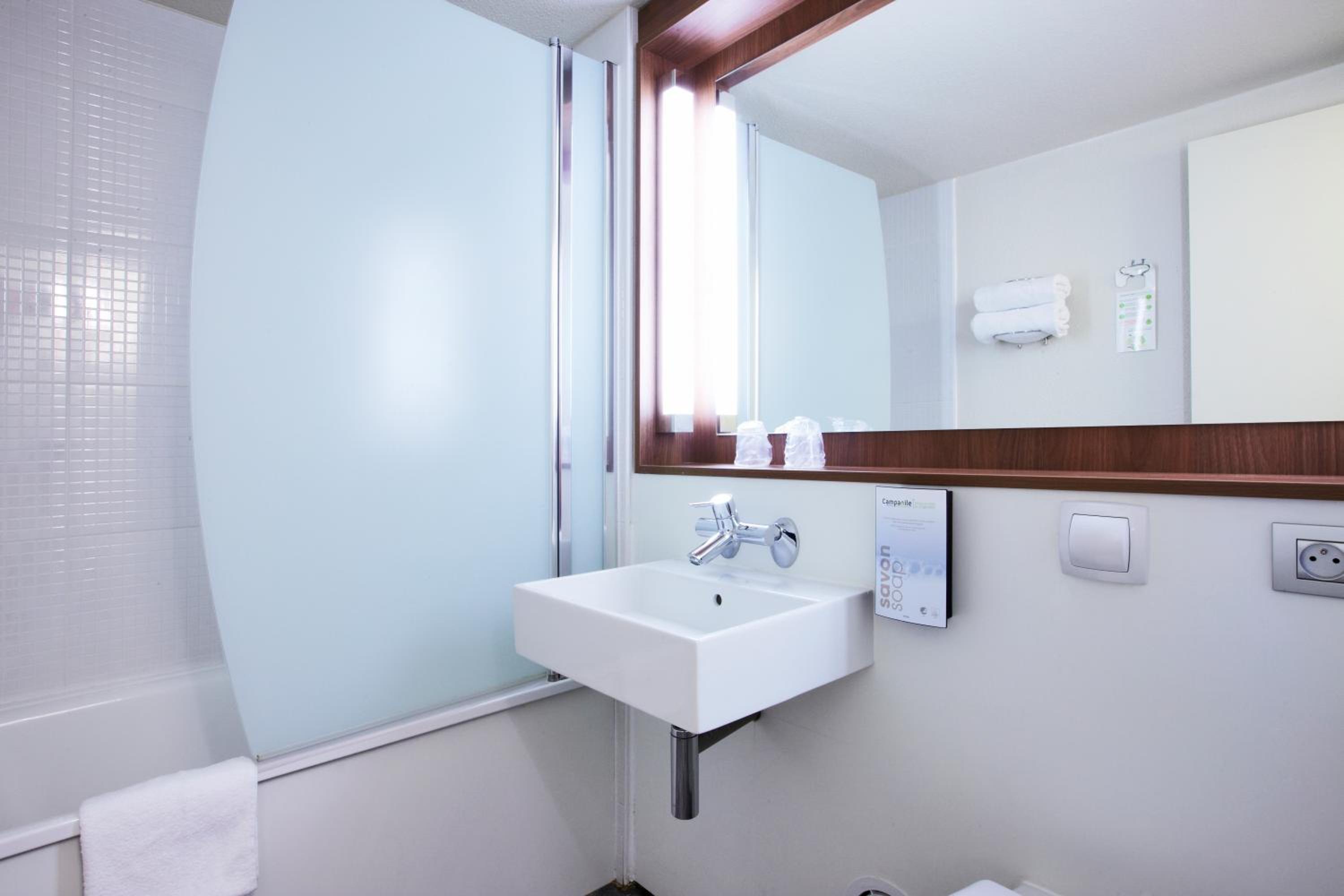 Standard Twin Room - Photo 3