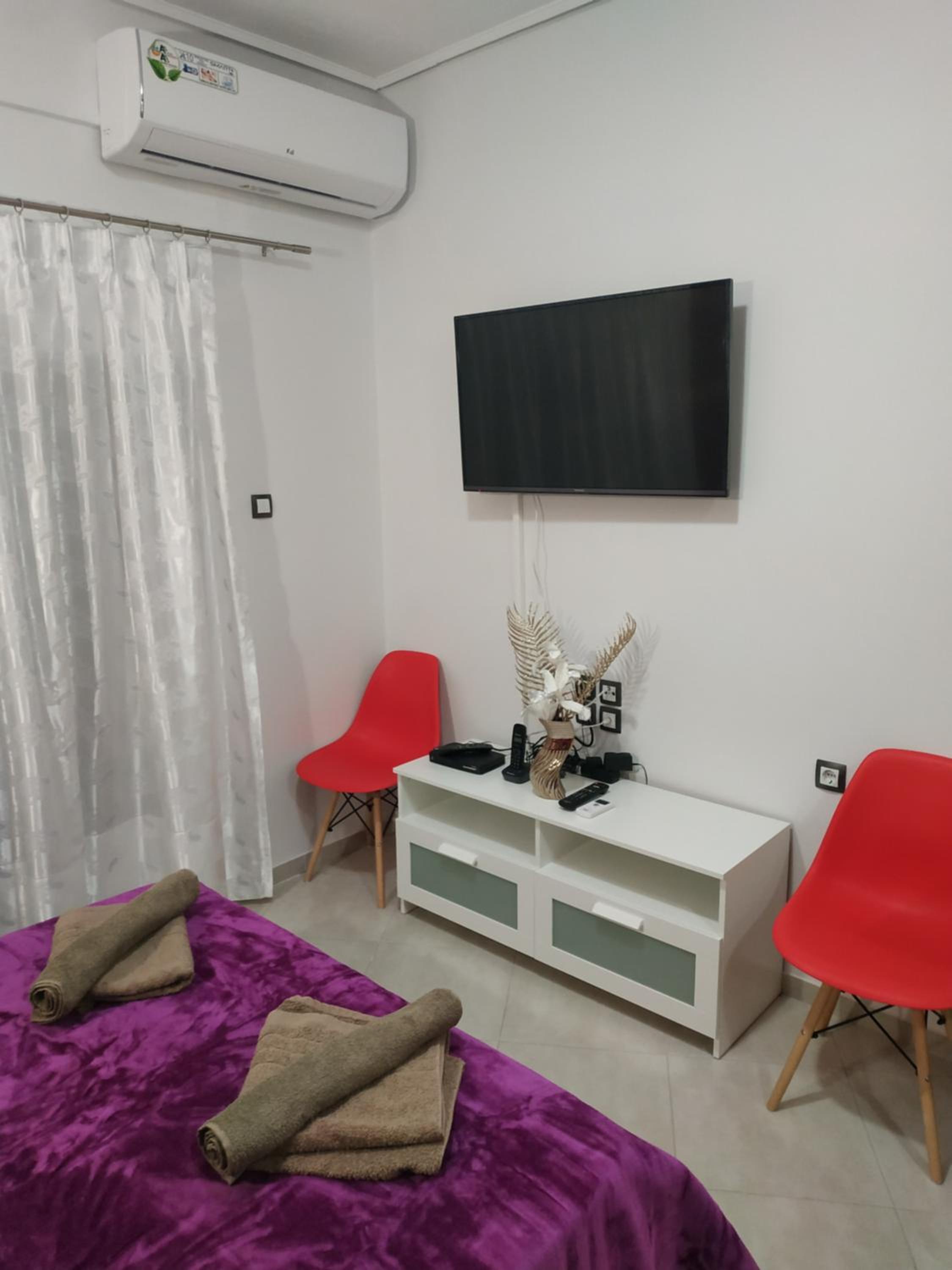 Two-Bedroom Apartment - Photo 25