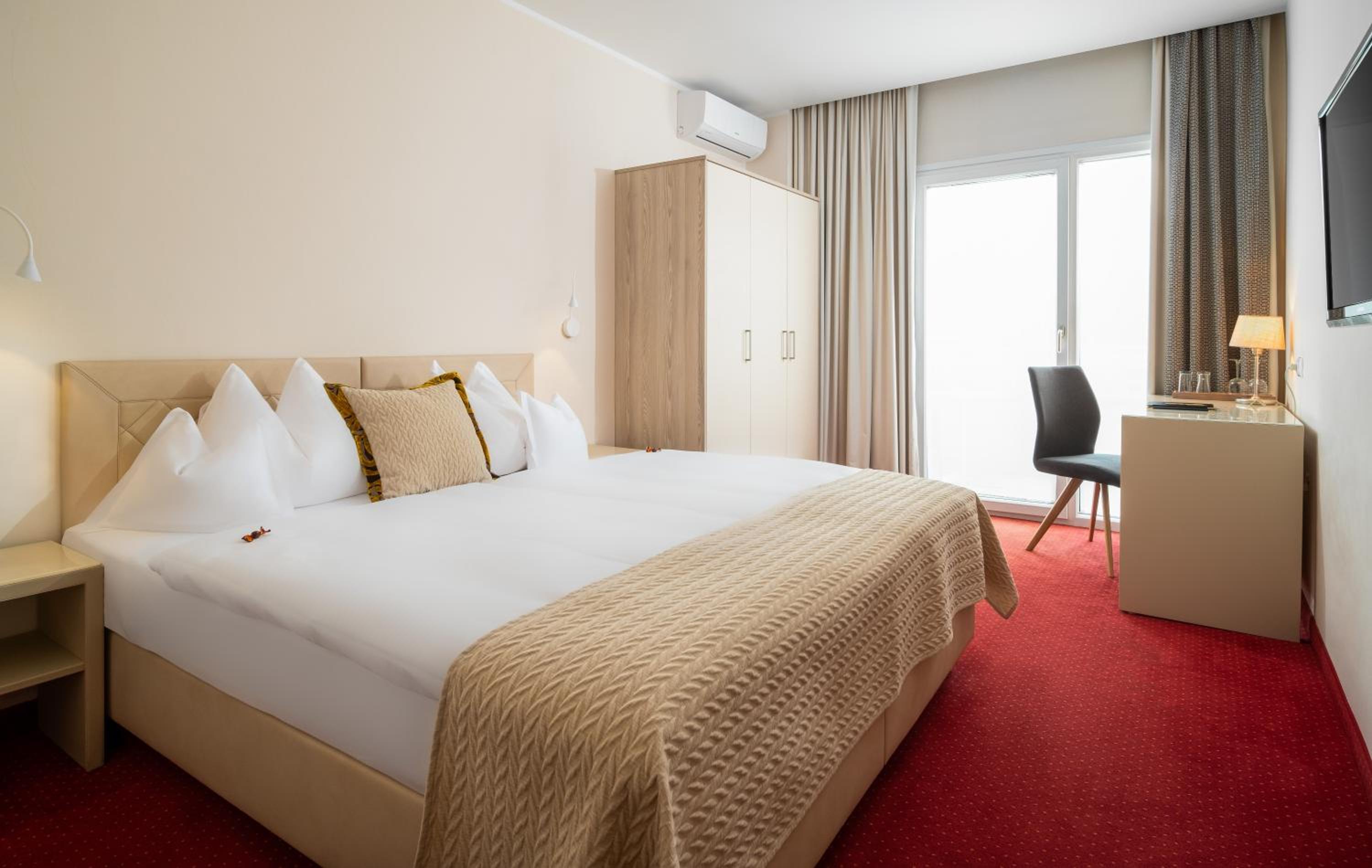 Standard Double Room - Photo 1