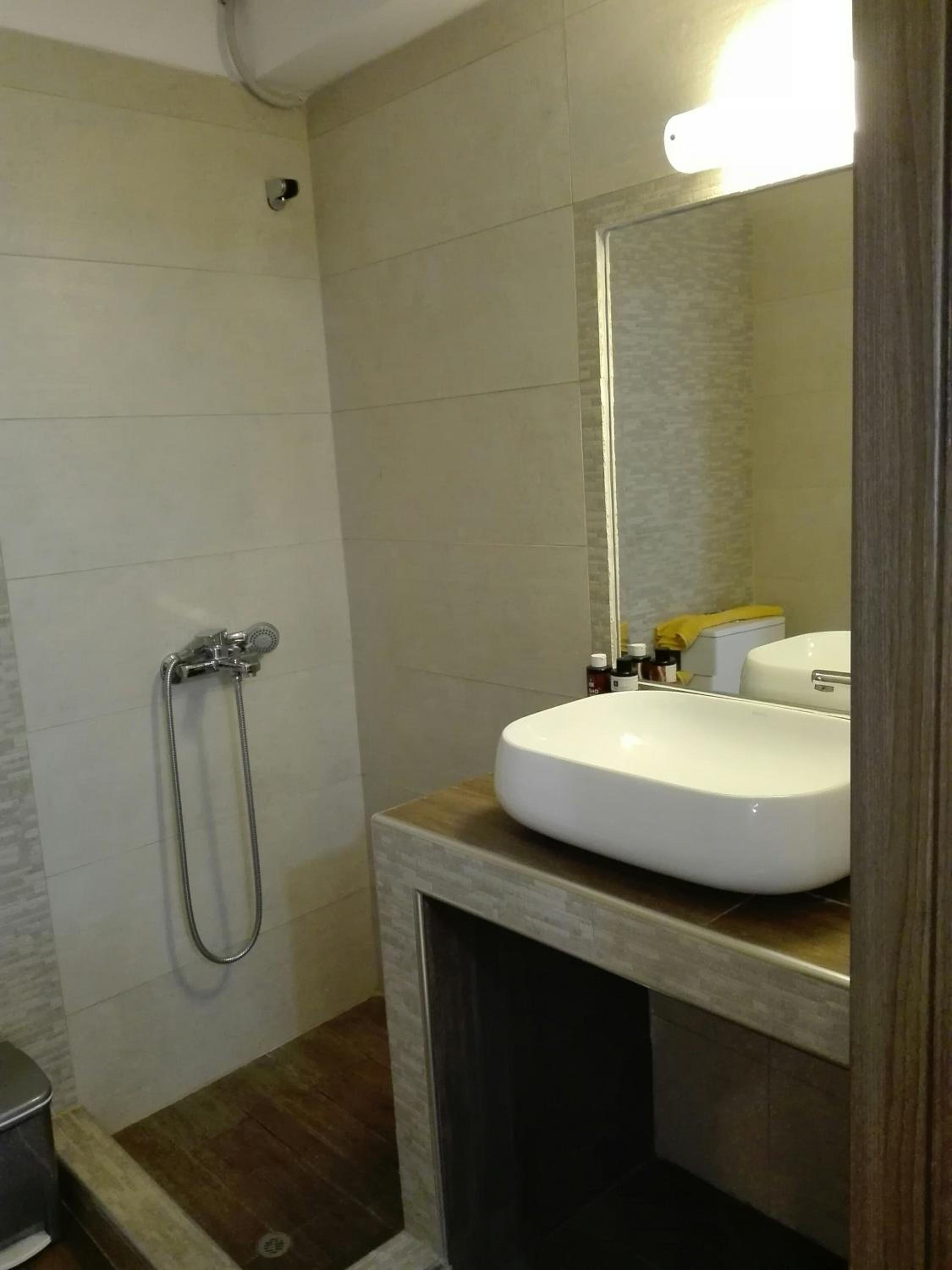One-Bedroom Apartment - Photo 14
