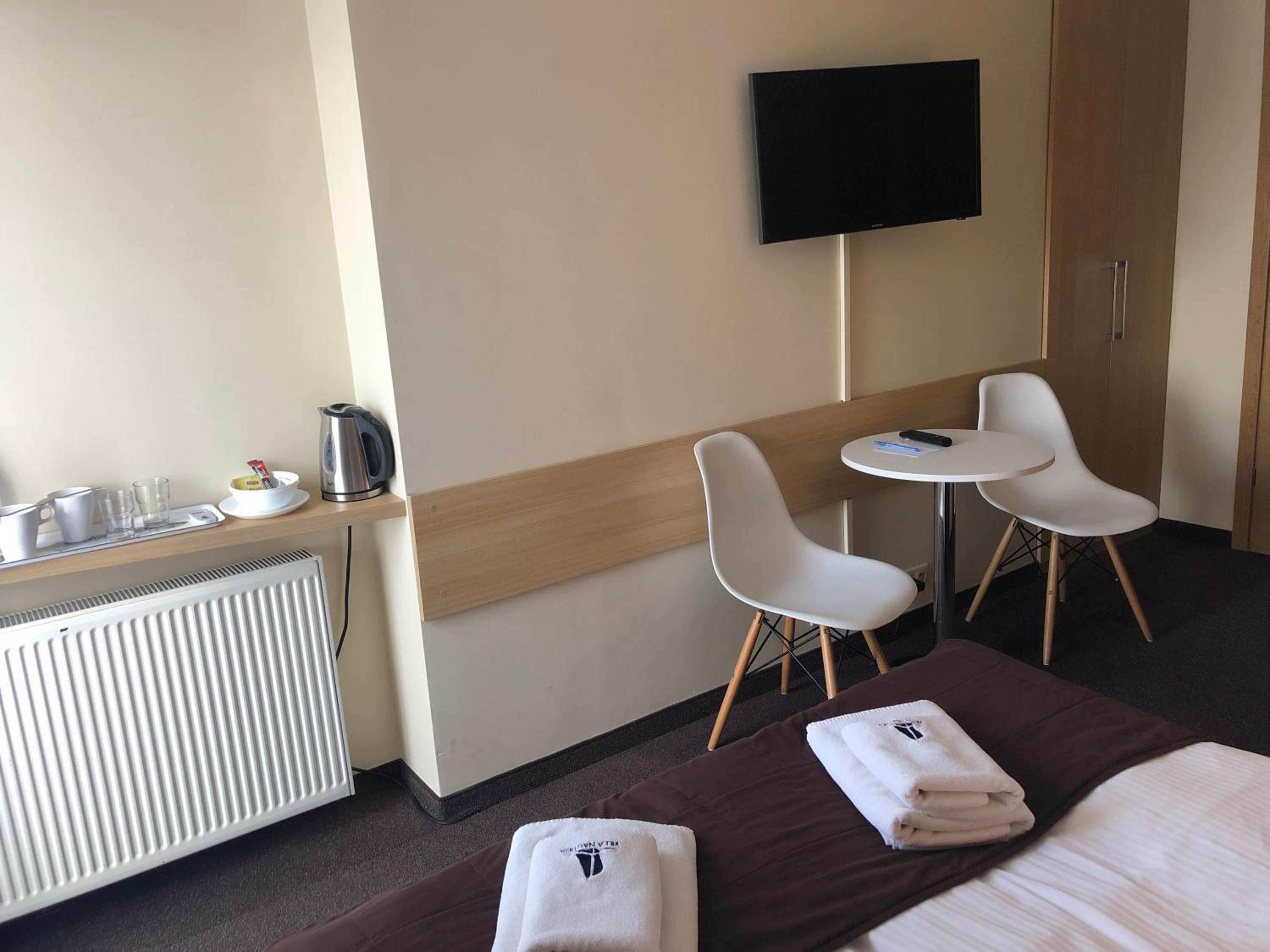 Double Room with Balcony - Photo 7