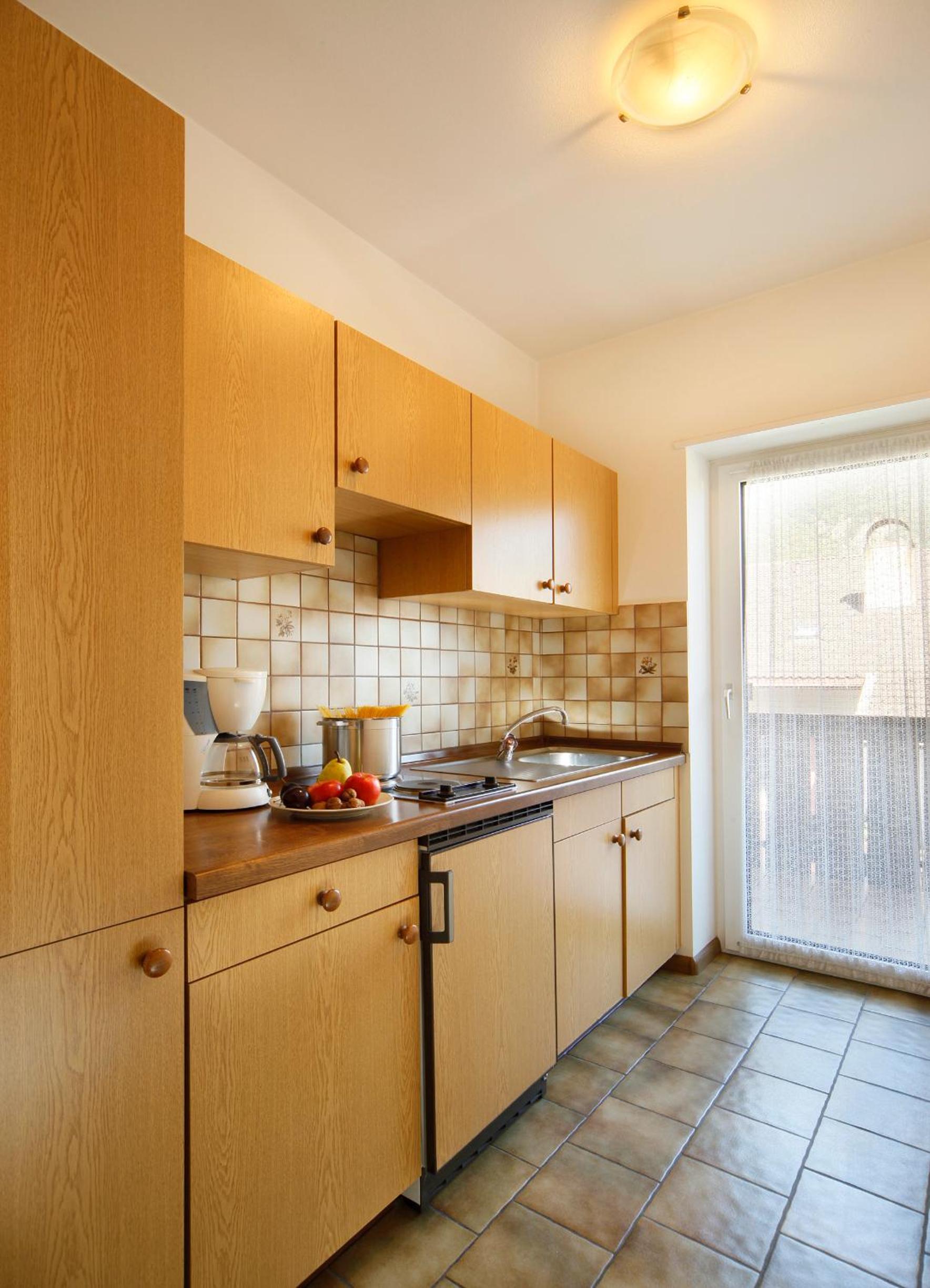 Large One-Bedroom Apartment - Photo 8