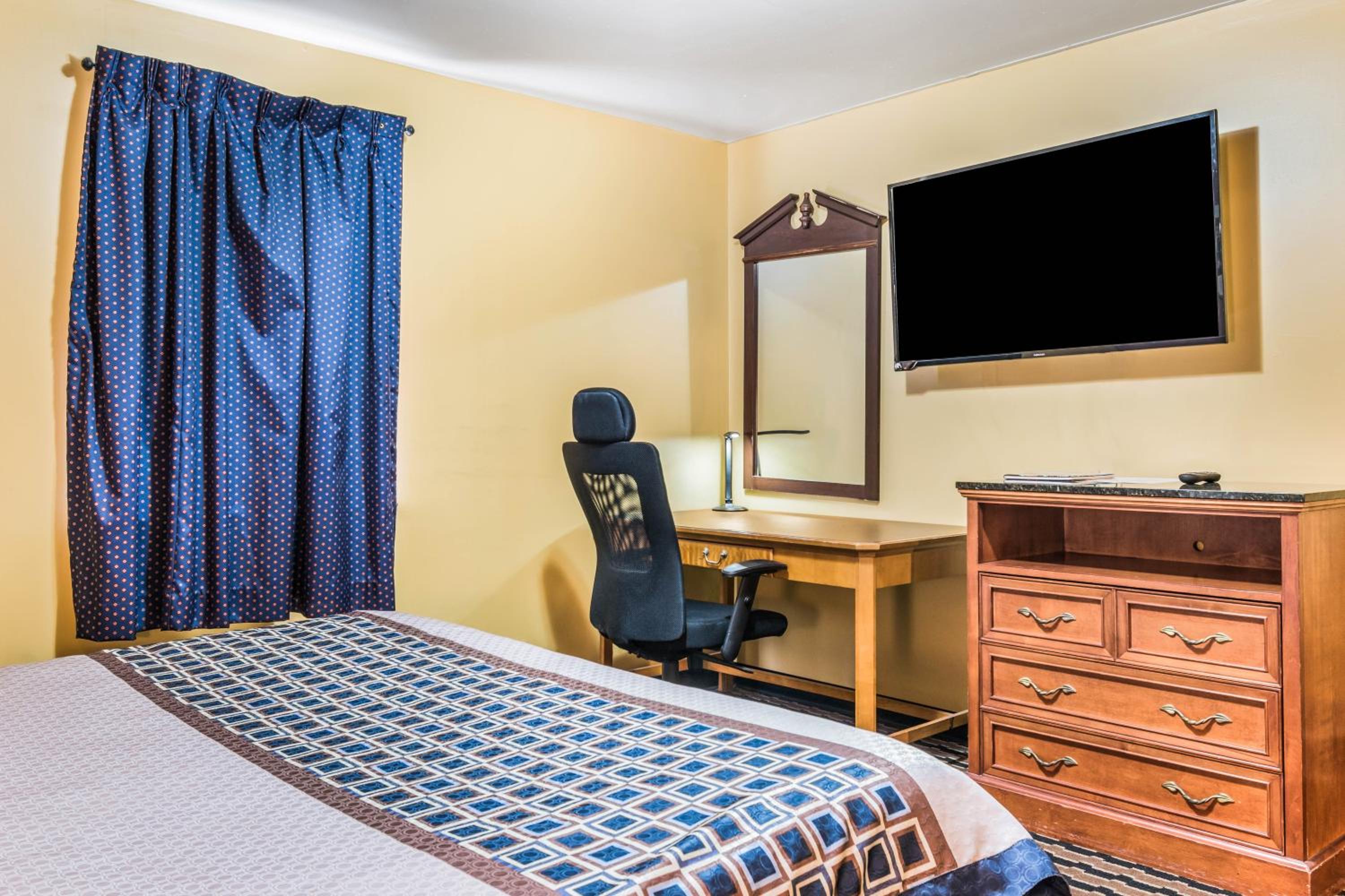 King Room - Non-Smoking - Photo 1