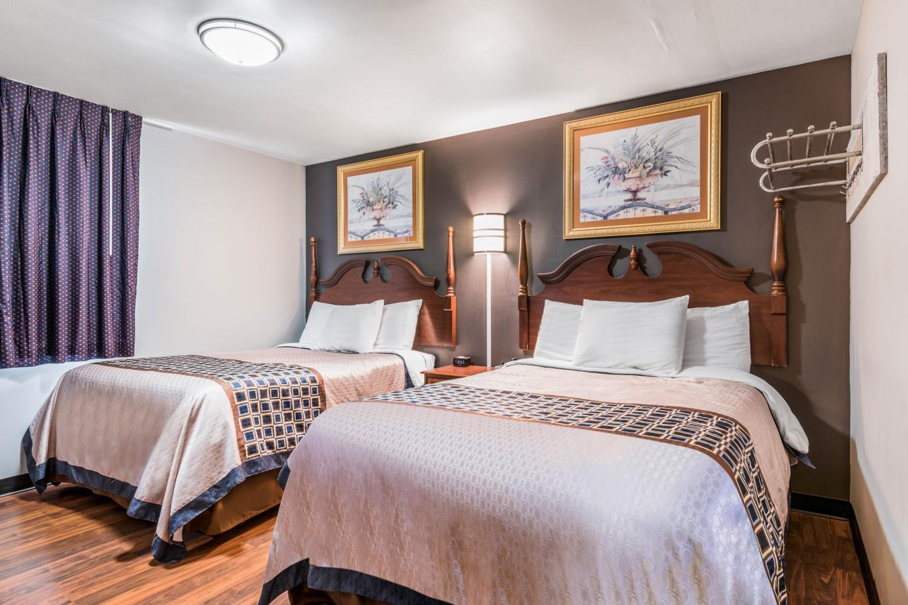 Double Room - Photo 16