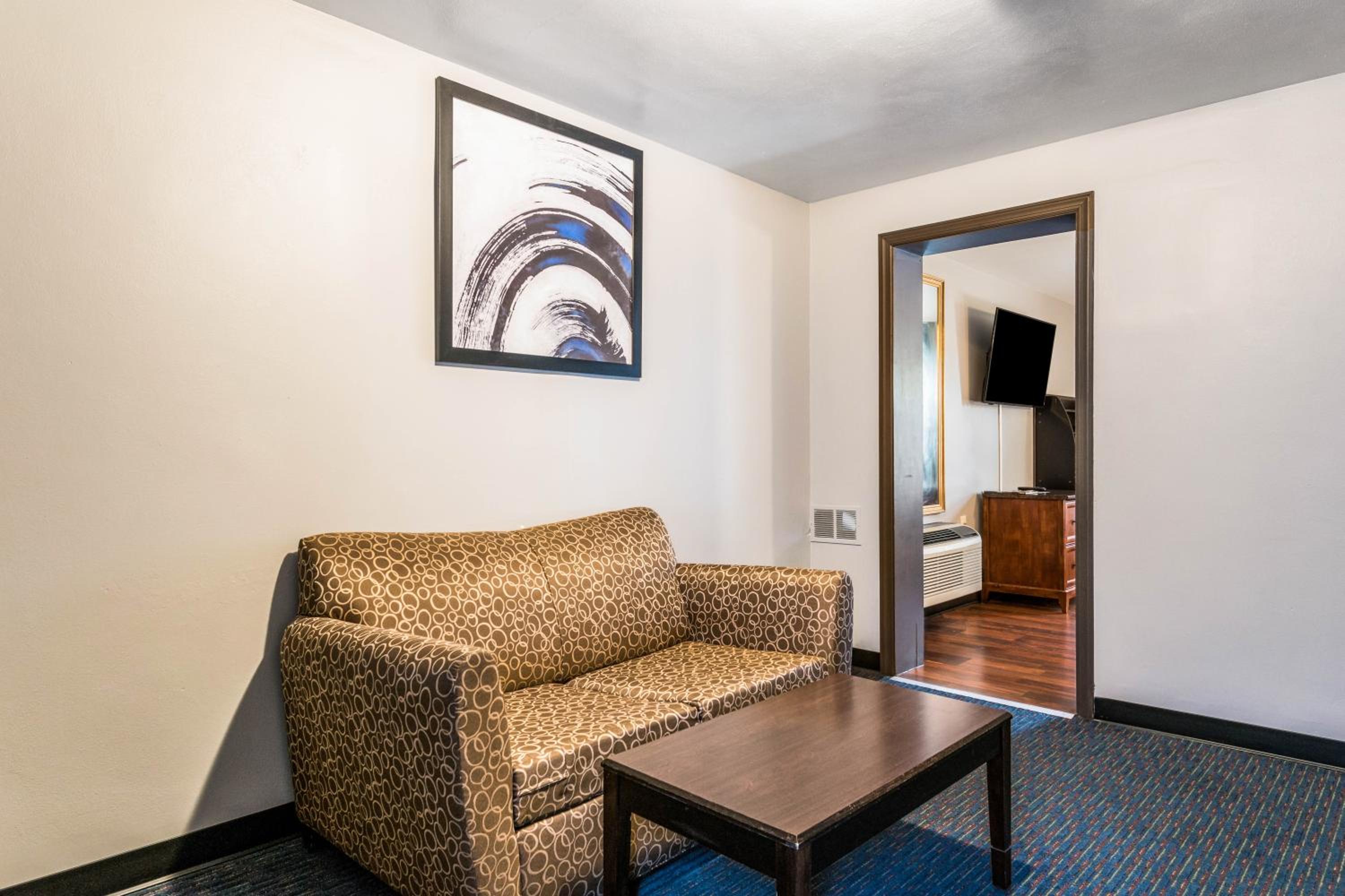 Double Room - Photo 12