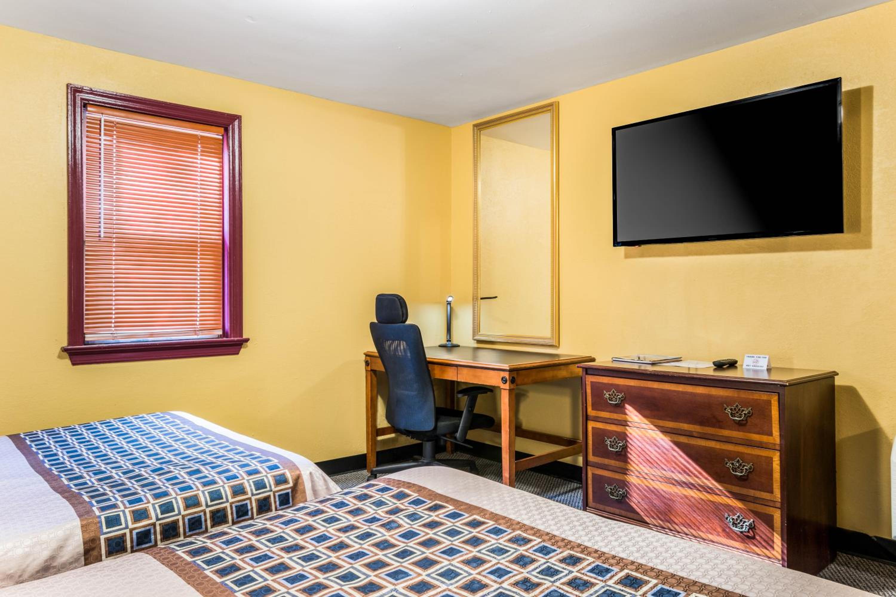 Double Room - Photo 11