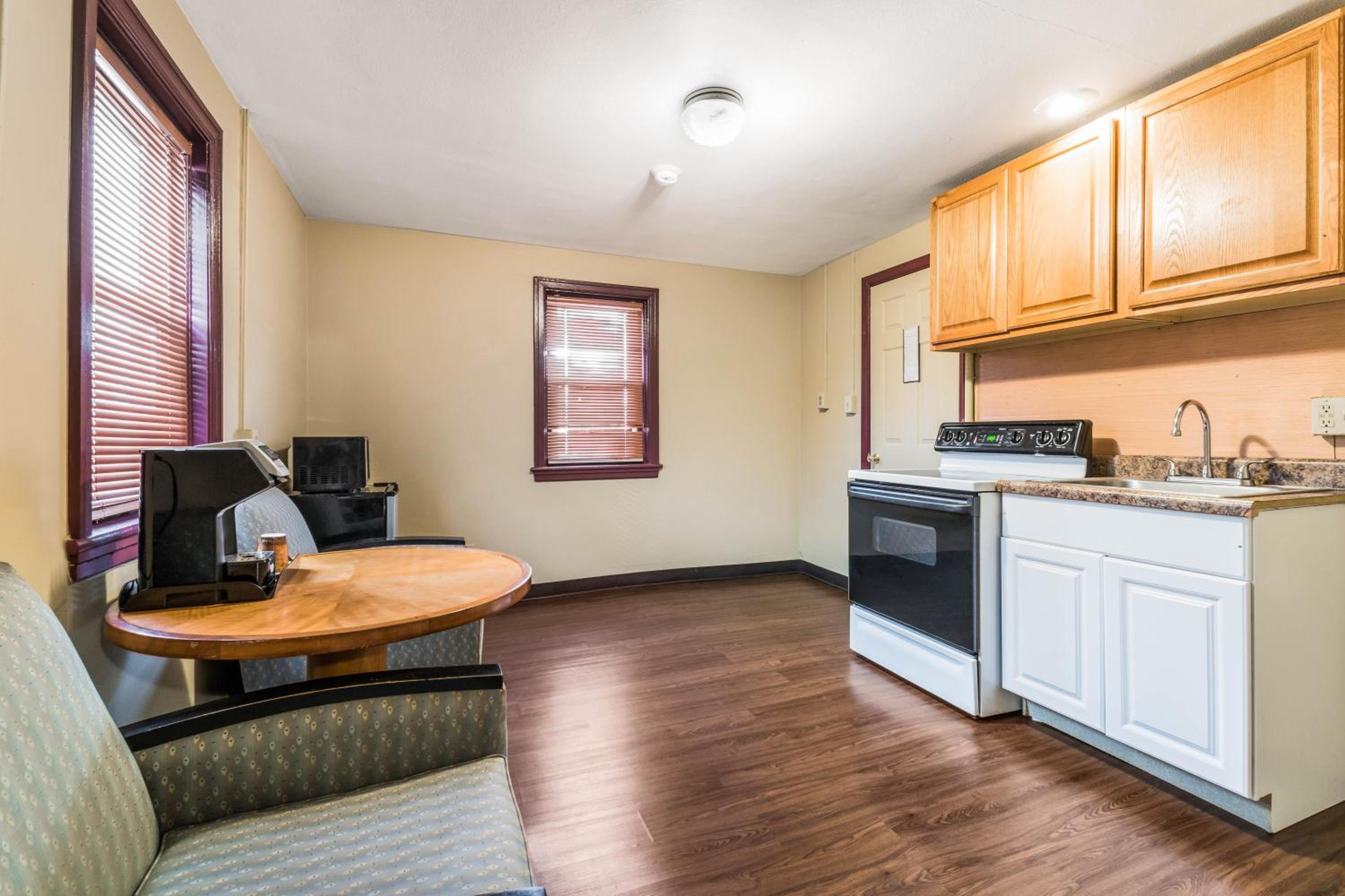 Double Room - Photo 7