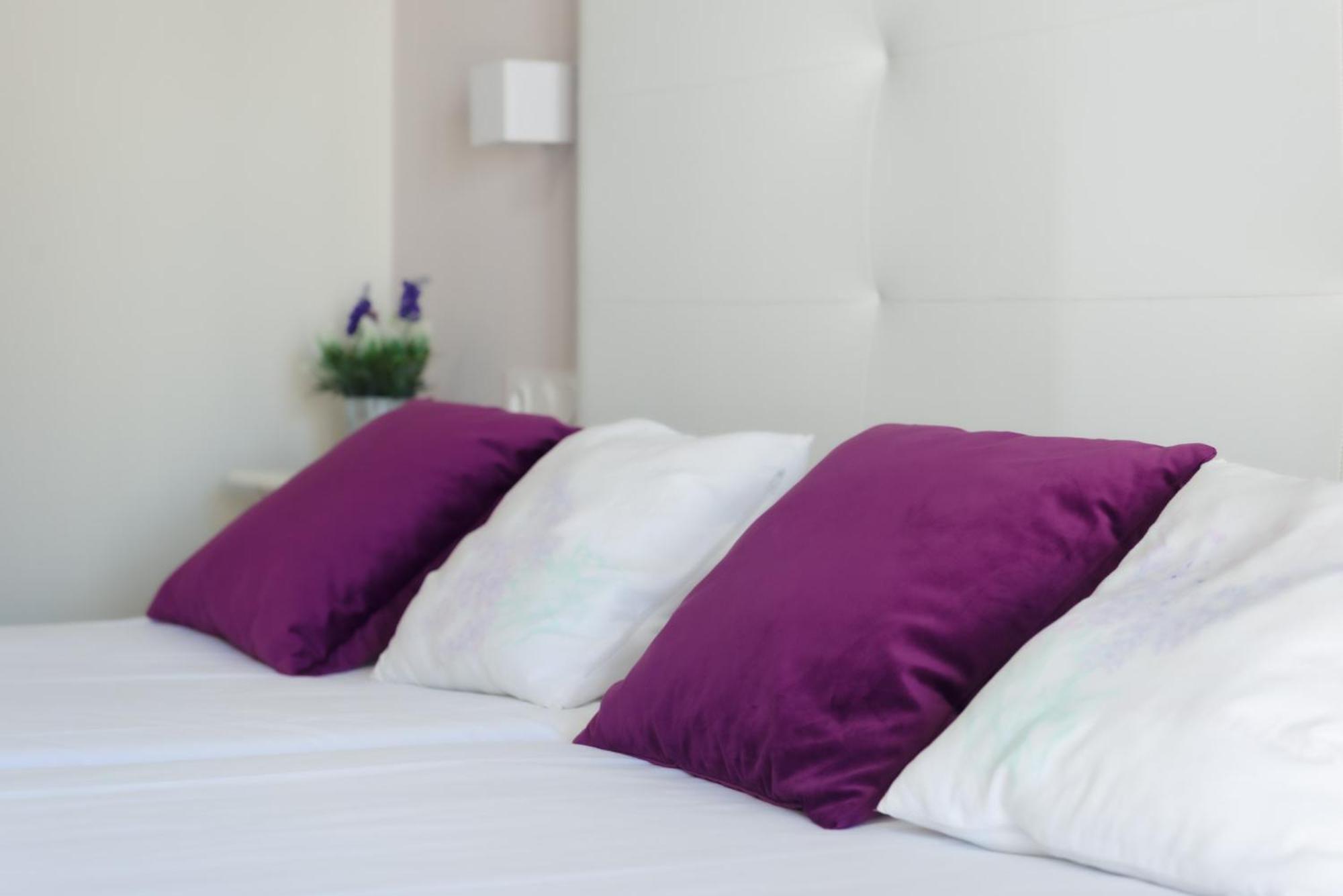 Twin Room - Photo 6