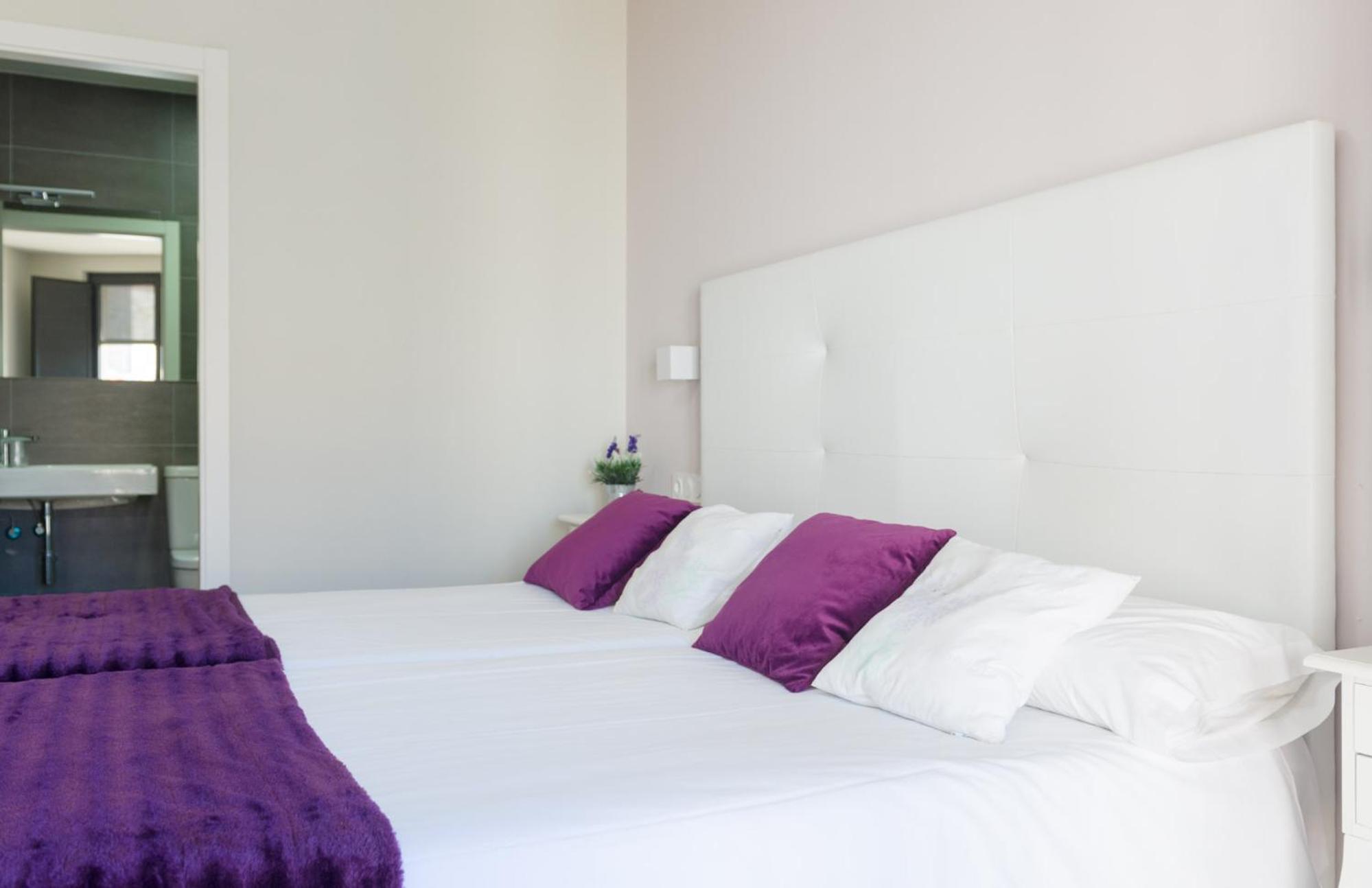 Twin Room - Photo 5