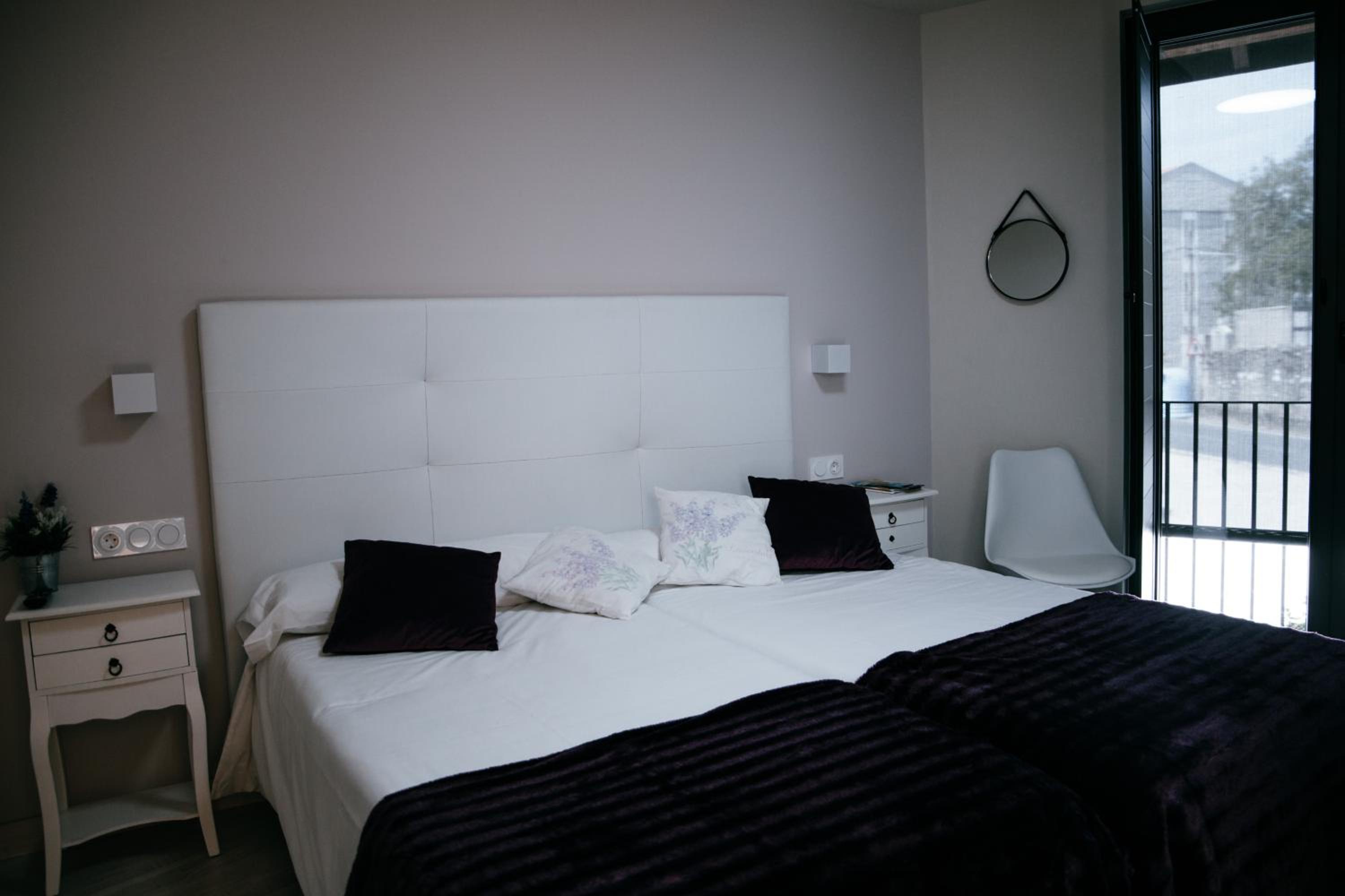 Twin Room - Photo 4