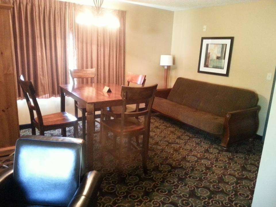 Deluxe Suite With Spa Bath