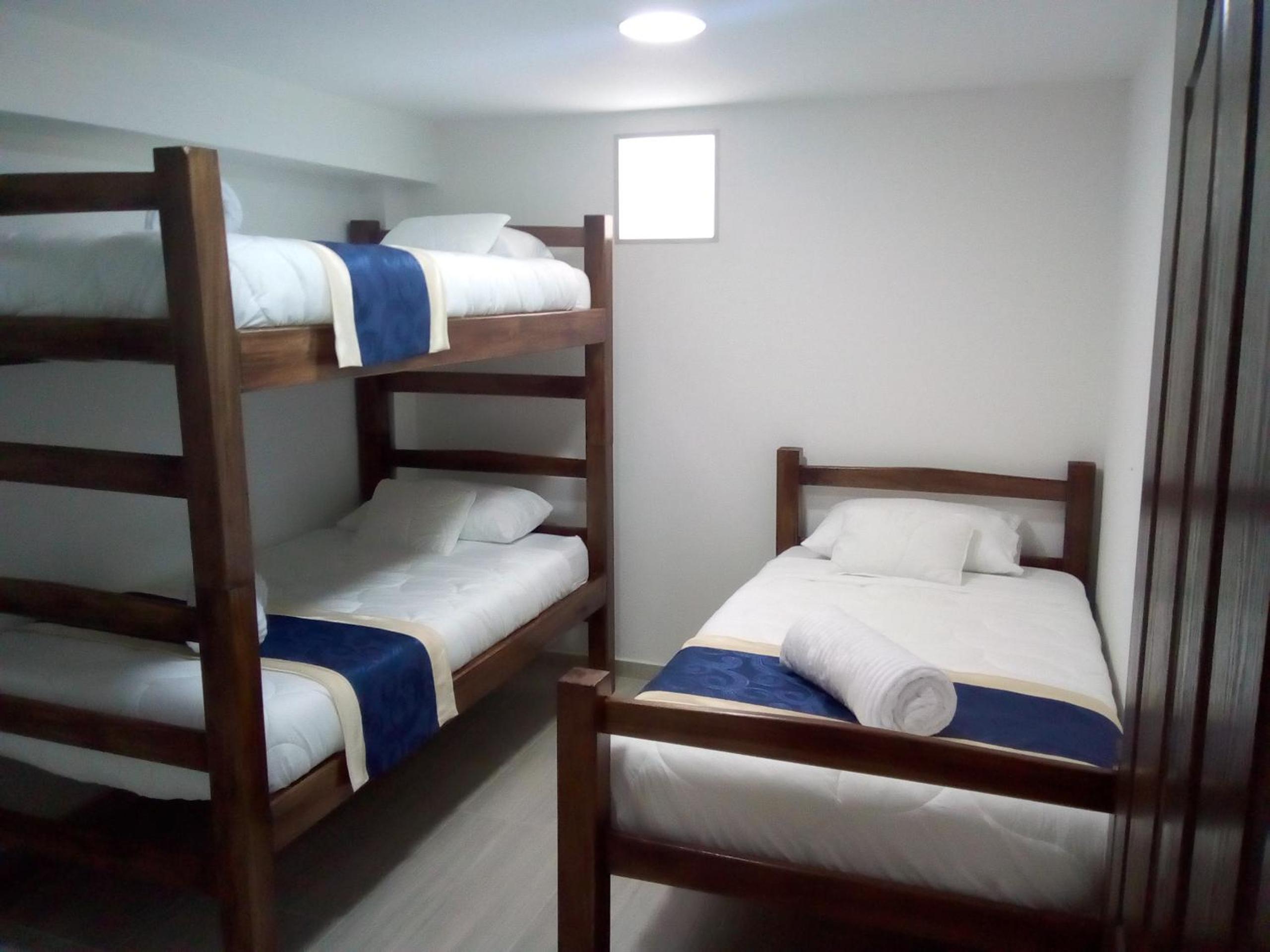 Basic Triple Room with Shared Bathroom photo 3