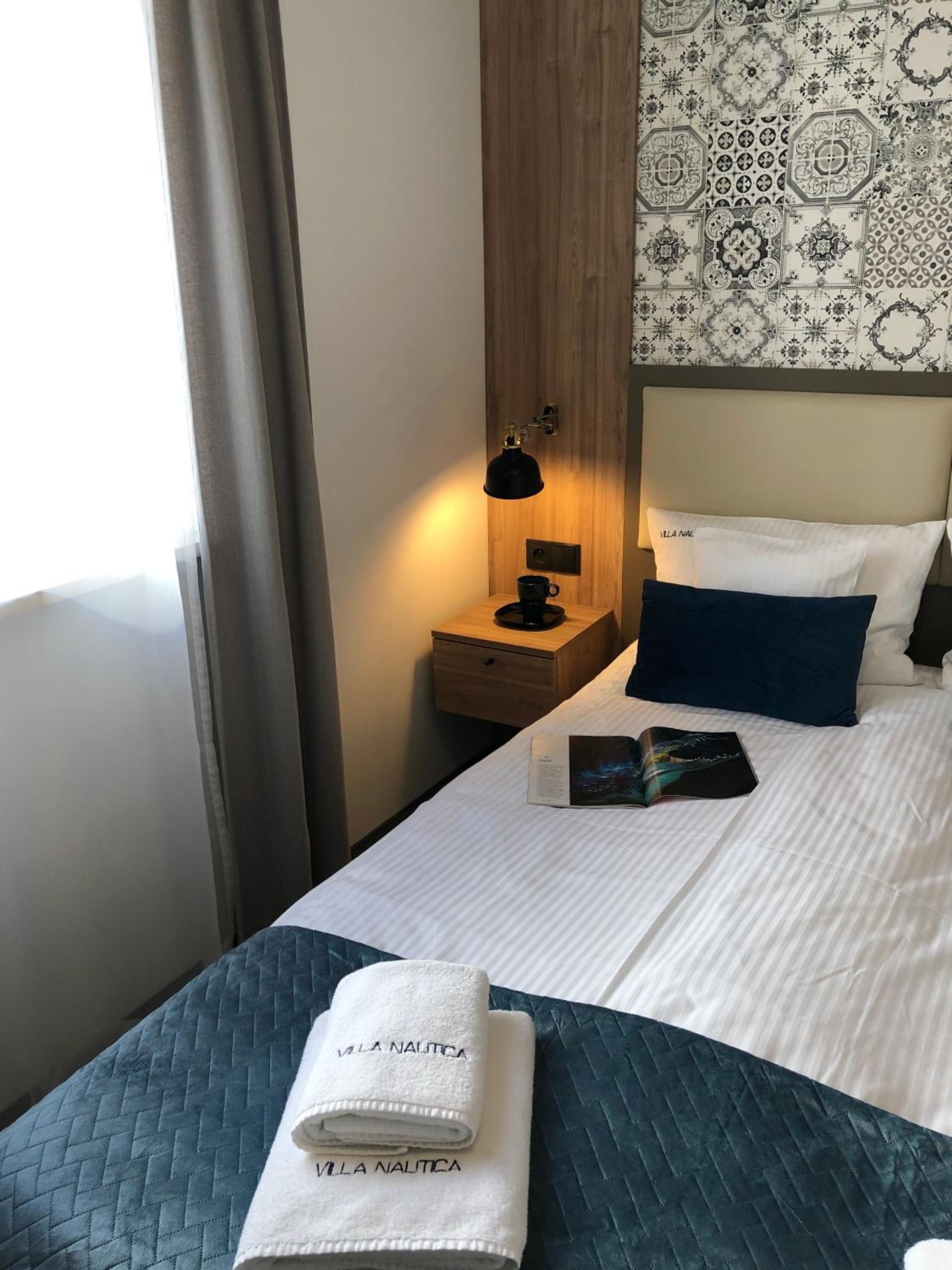 Small Single Room - Photo 3