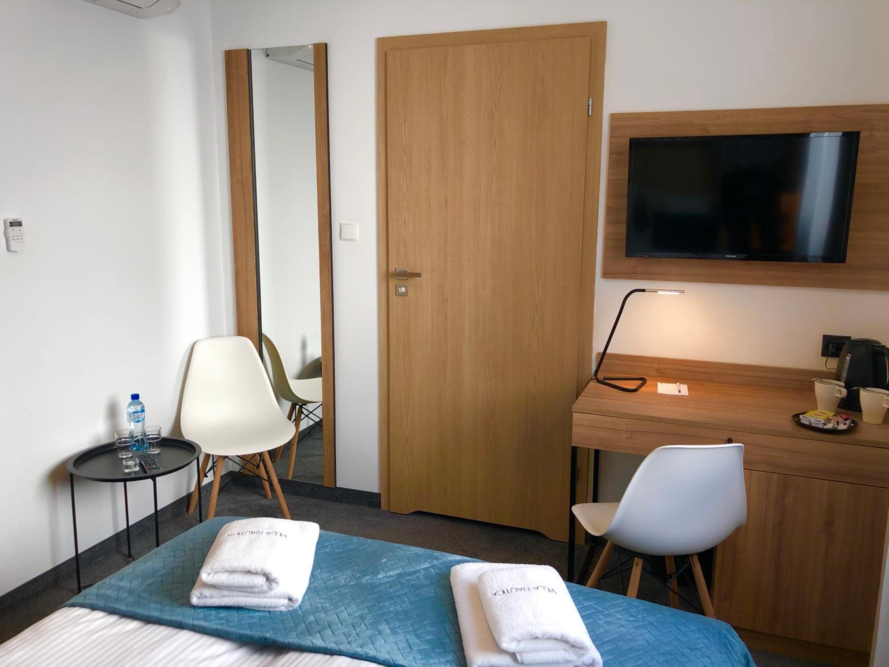 Small Single Room - Photo 2