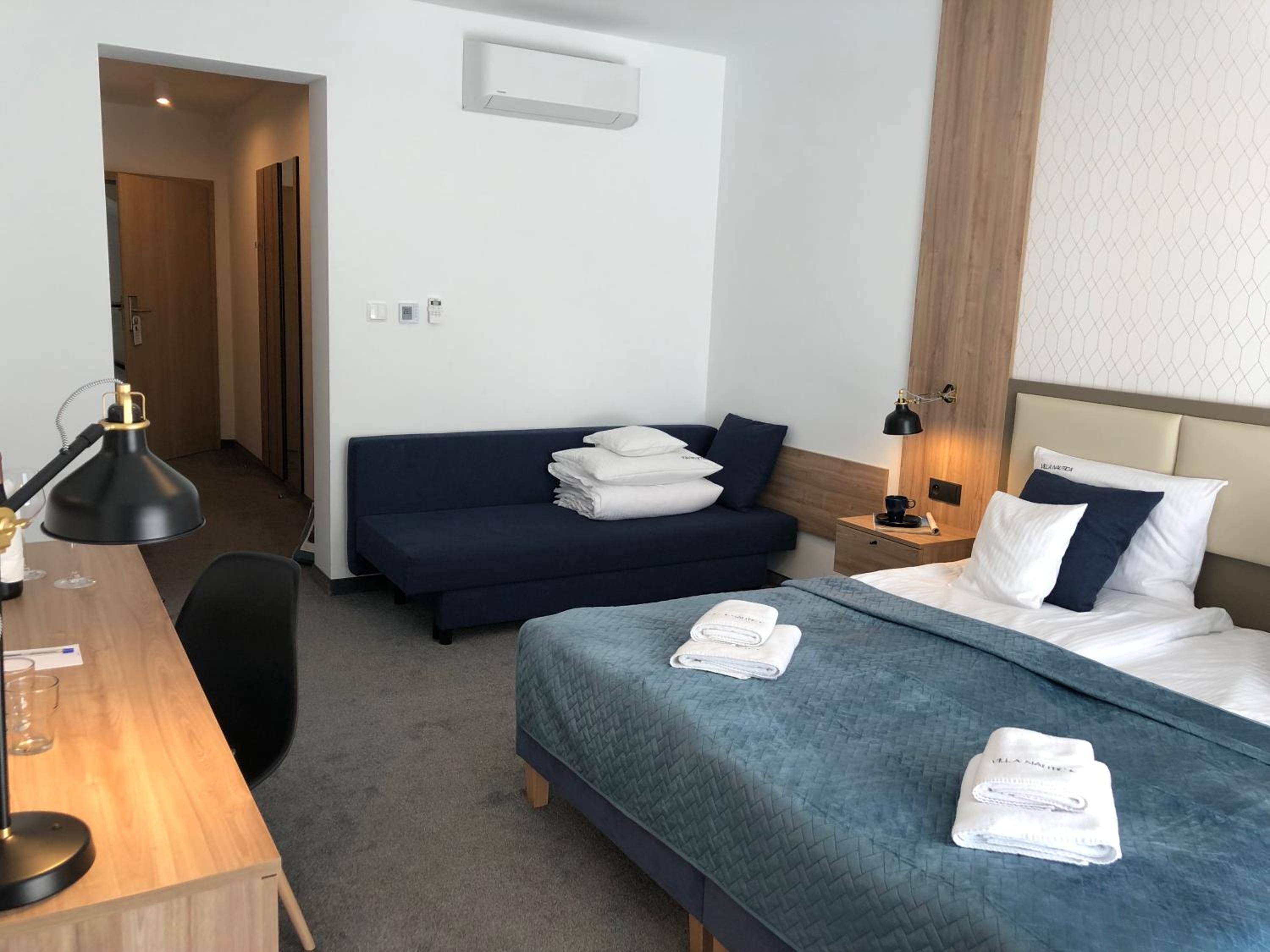 Comfort Double Room with Balcony - Photo 8