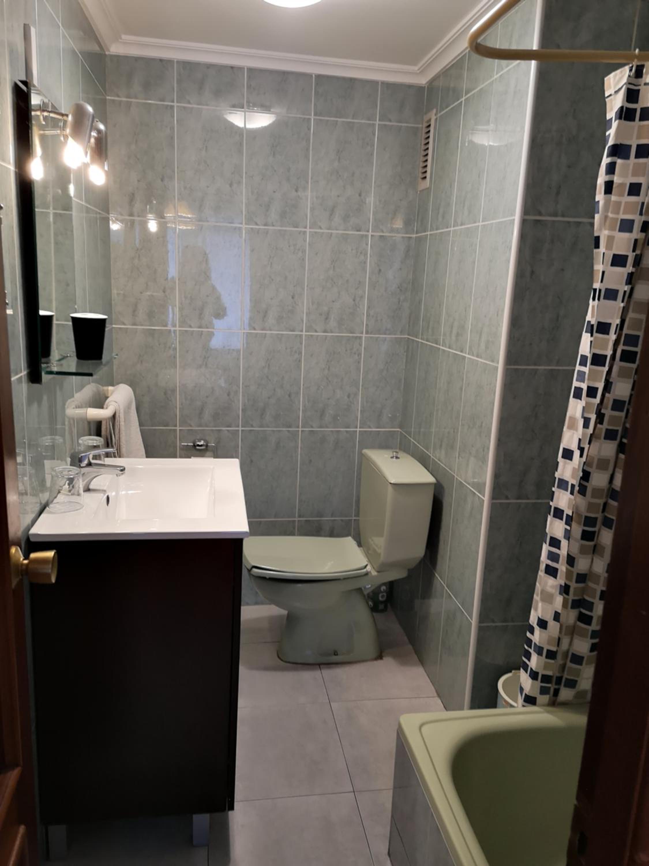 Double or Twin Room - Photo 5