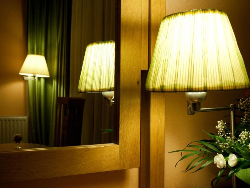 Premium Double or Twin Room - Photo 9